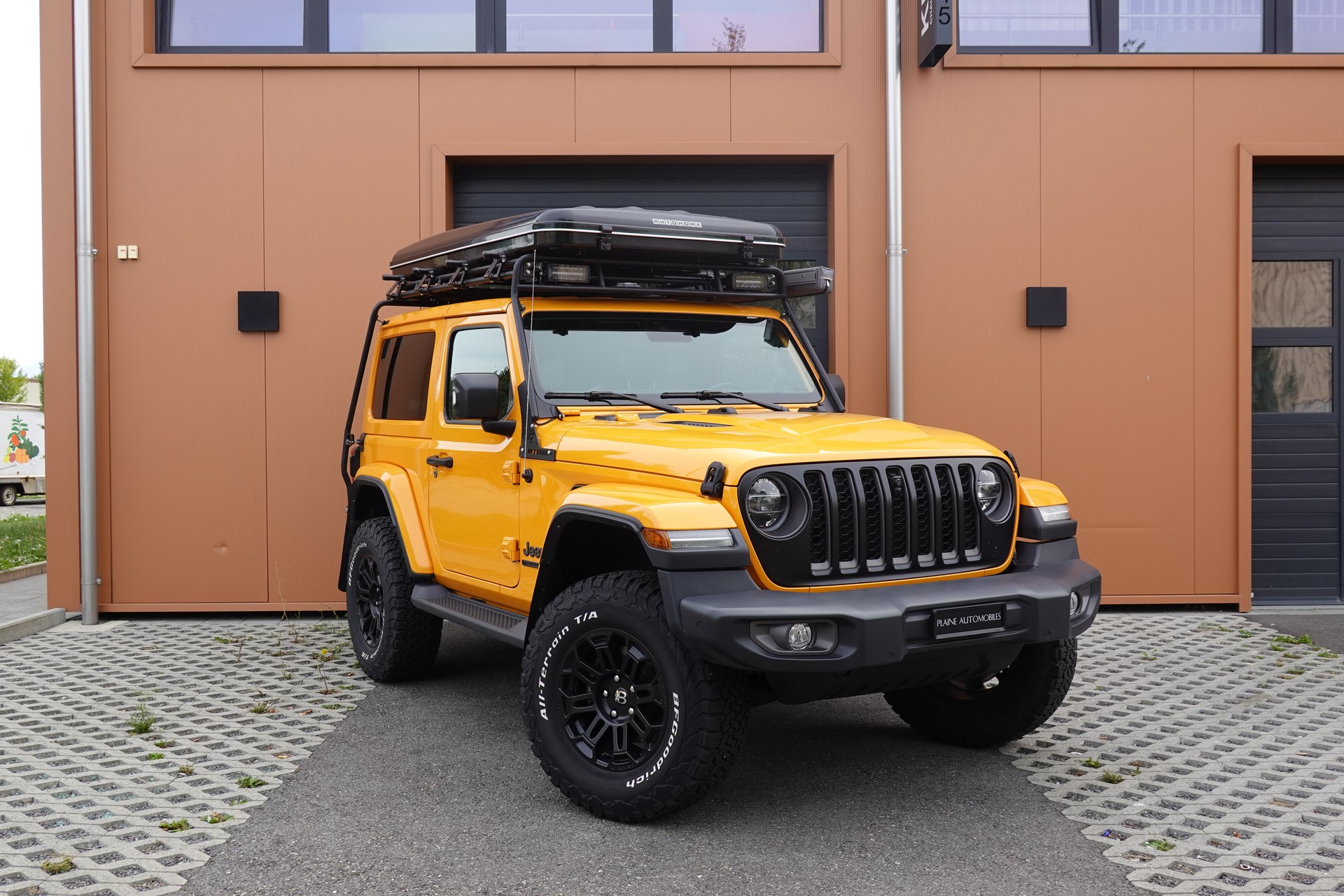 JEEP Wrangler 2.0 Sahara "CH Auto * Camera * Sièges chauffant * Capteur avant/arrière * Intérieur Cuir * Full prépare camping *"-image-0