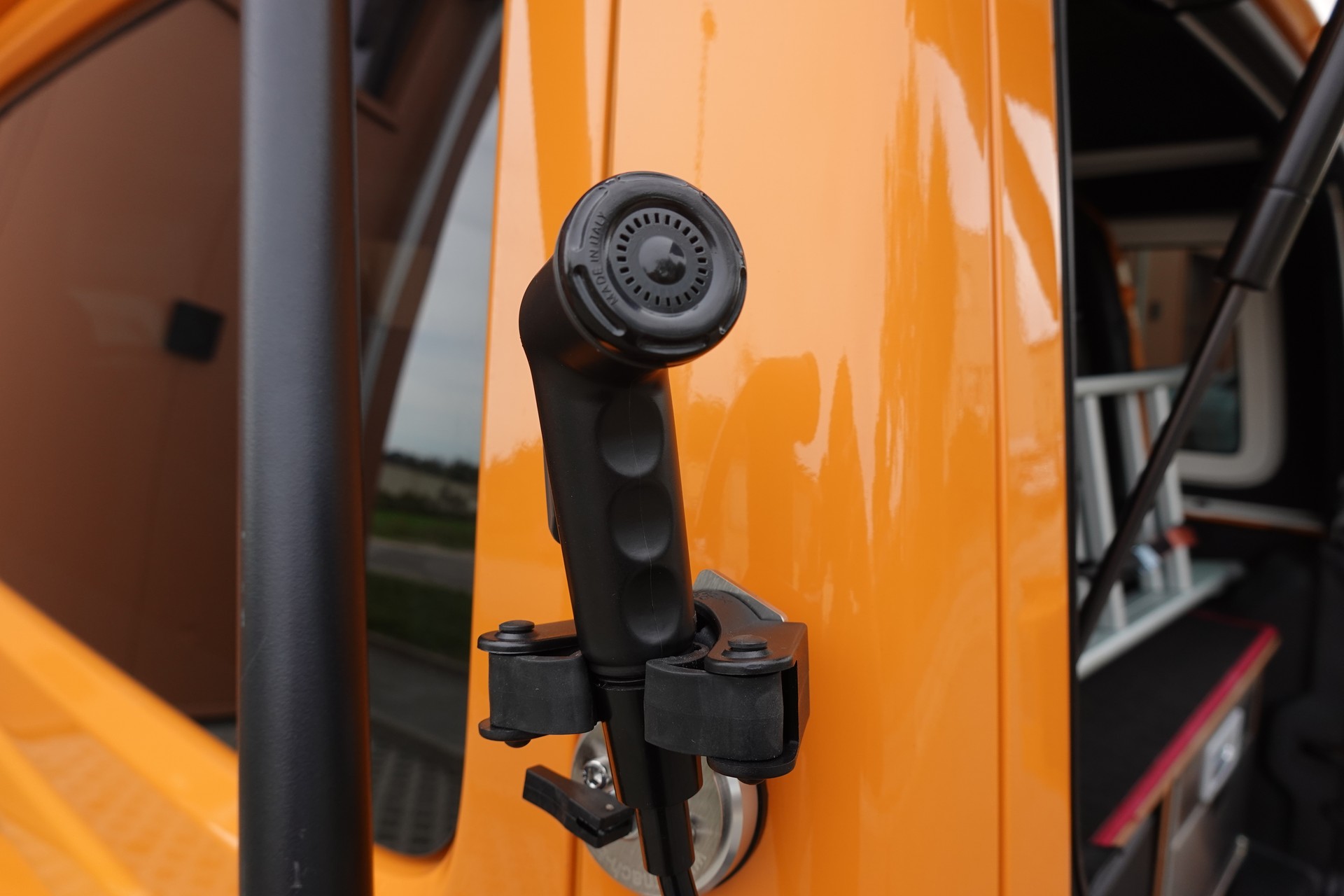 JEEP Wrangler 2.0 Sahara "CH Auto * Camera * Sièges chauffant * Capteur avant/arrière * Intérieur Cuir * Full prépare camping *"-image-25