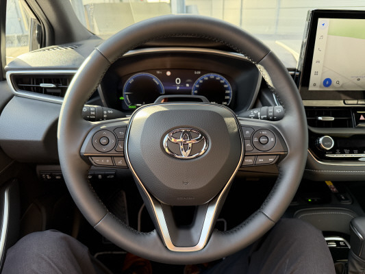 TOYOTA Corolla TS 1.8 HSD Swiss-image-11