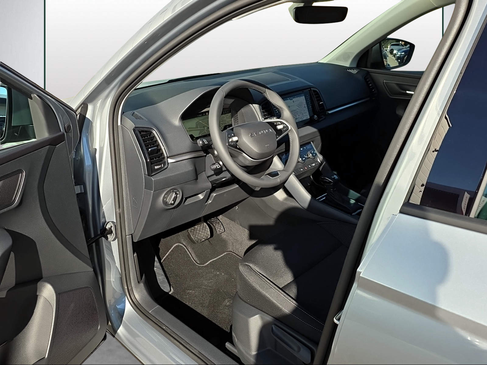 SKODA Karoq 2.0 TDI CR Selection 4x4 DSG-image-5