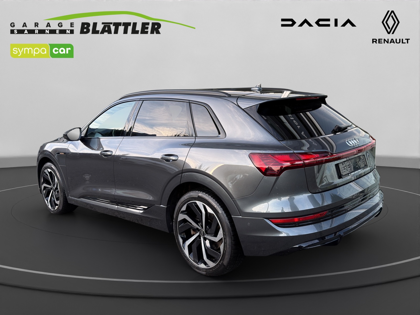 AUDI e-tron 55 S Line quattro-image-4