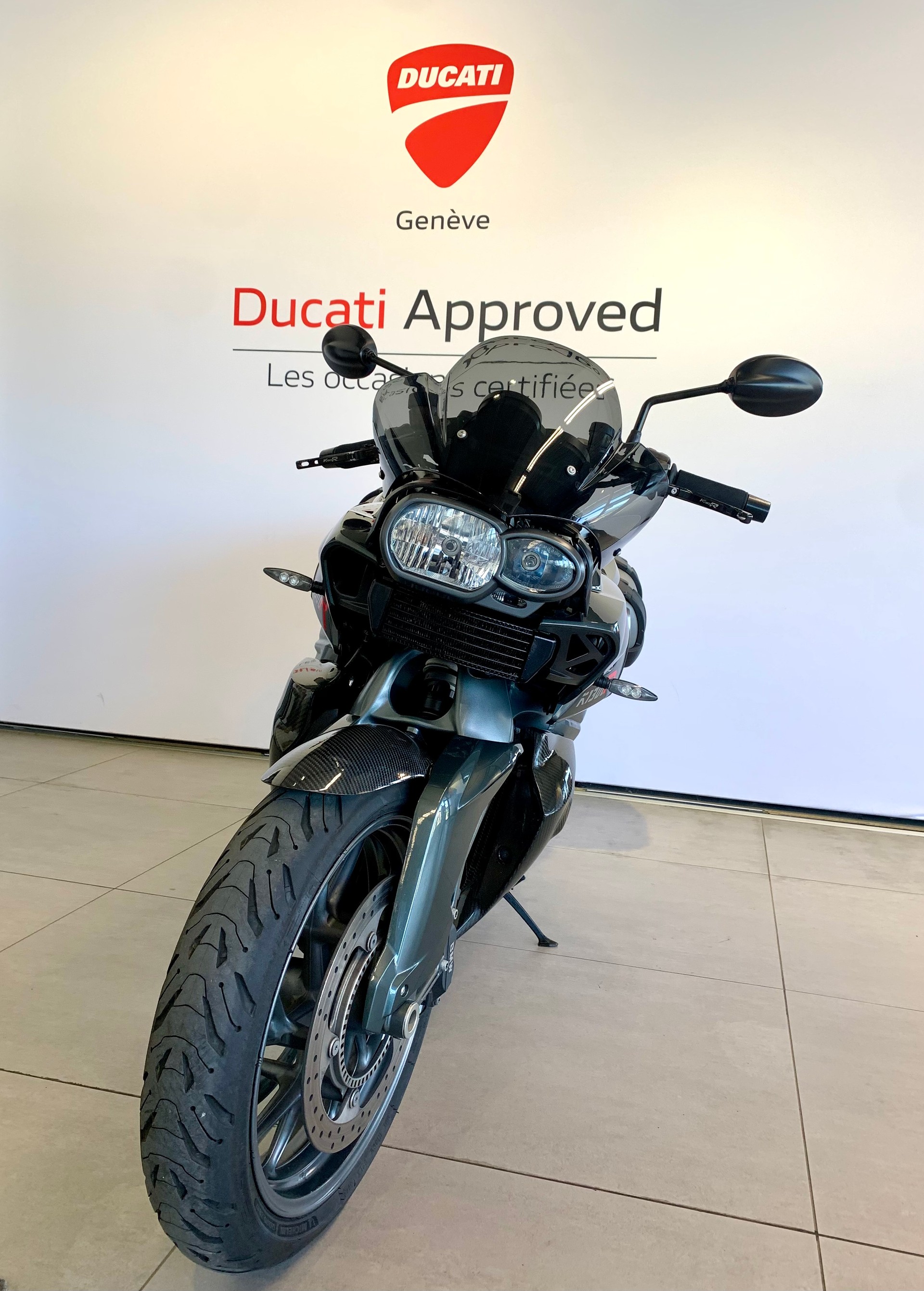 BMW K 1300 R-showroom-element-2