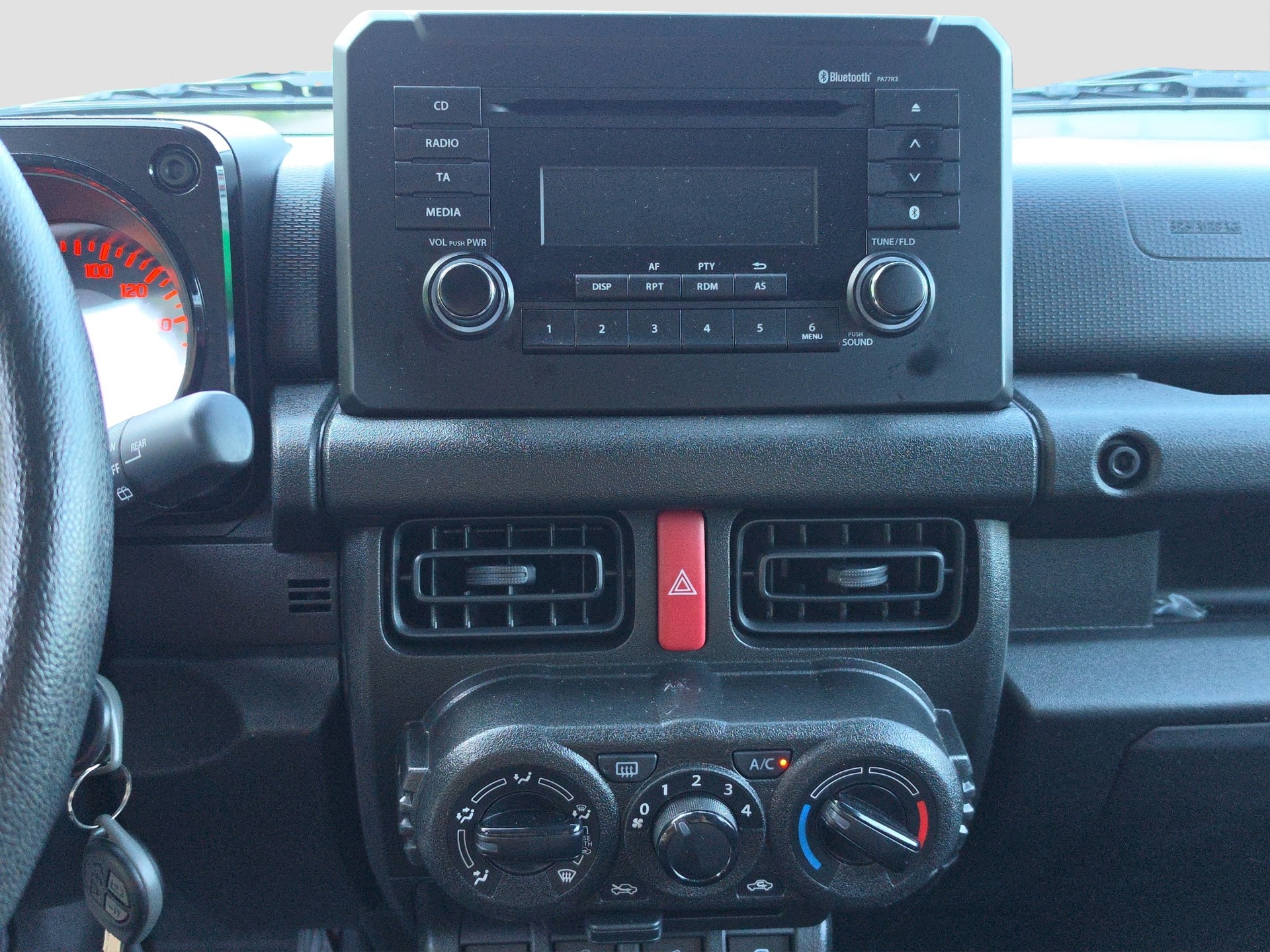 SUZUKI Jimny 1.5 Compact+ 4x4-image-11
