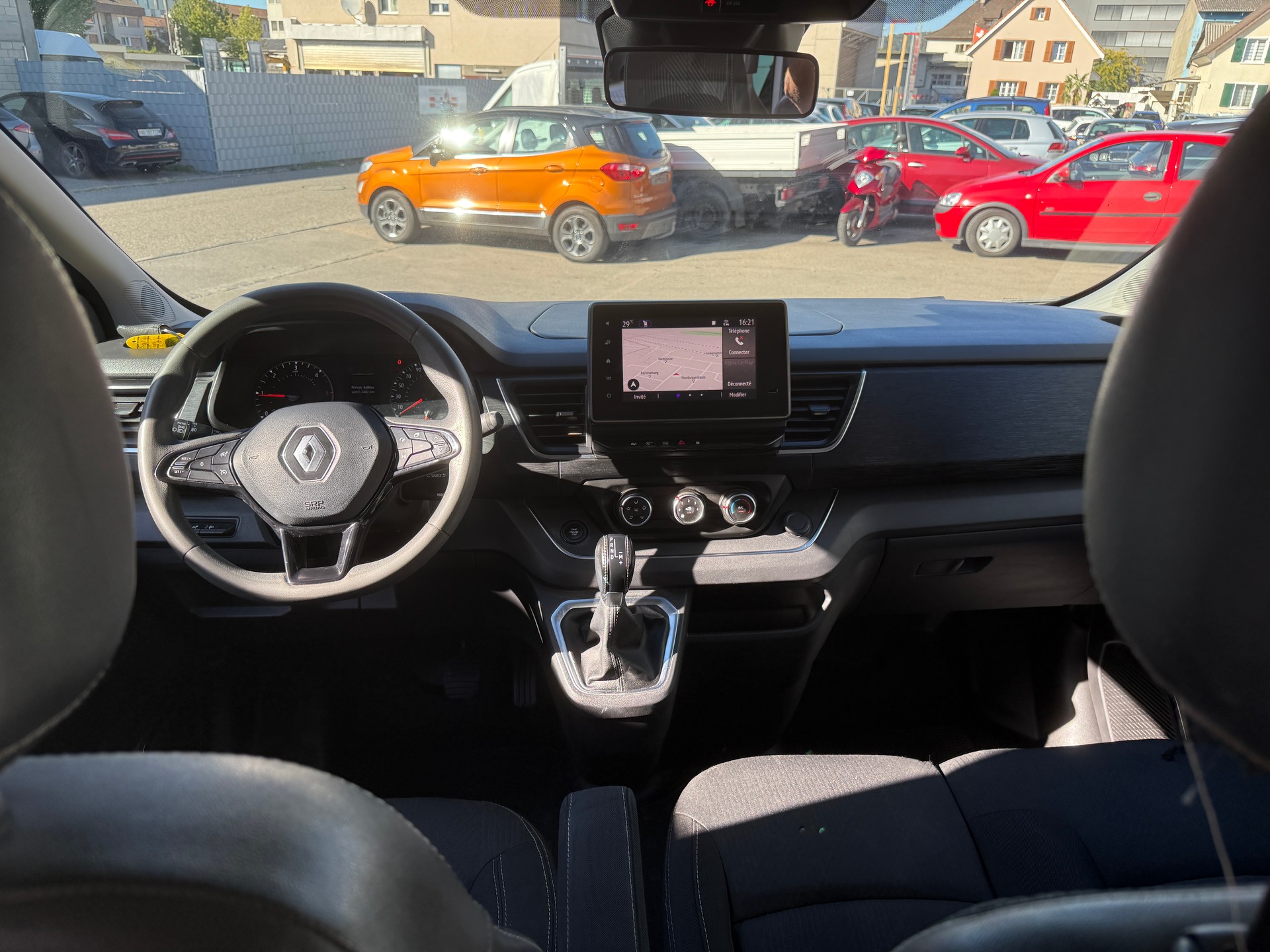 RENAULT Trafic Blue dCi 170 Passenger Techno EDC-image-8