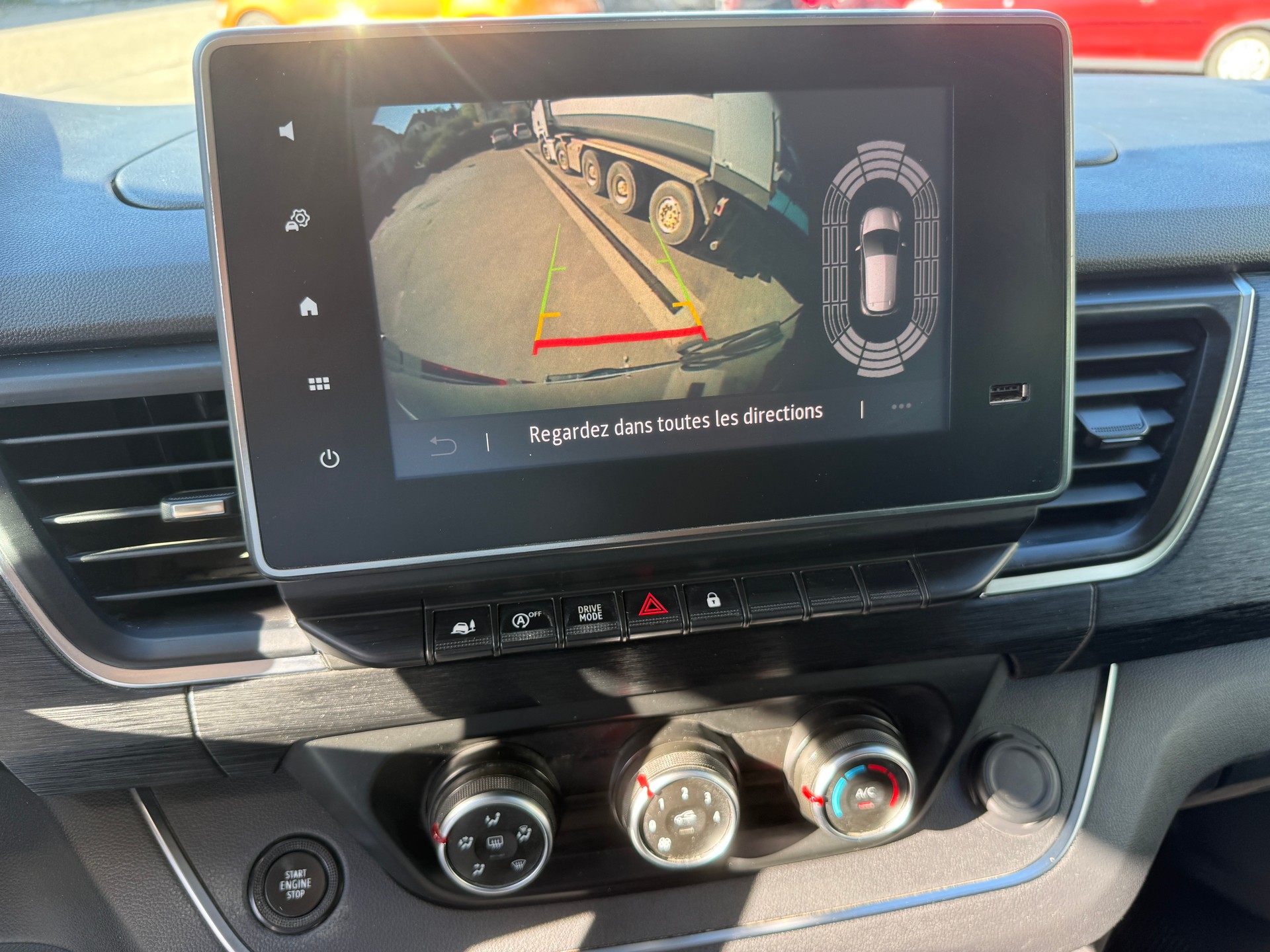 RENAULT Trafic Blue dCi 170 Passenger Techno EDC-image-11