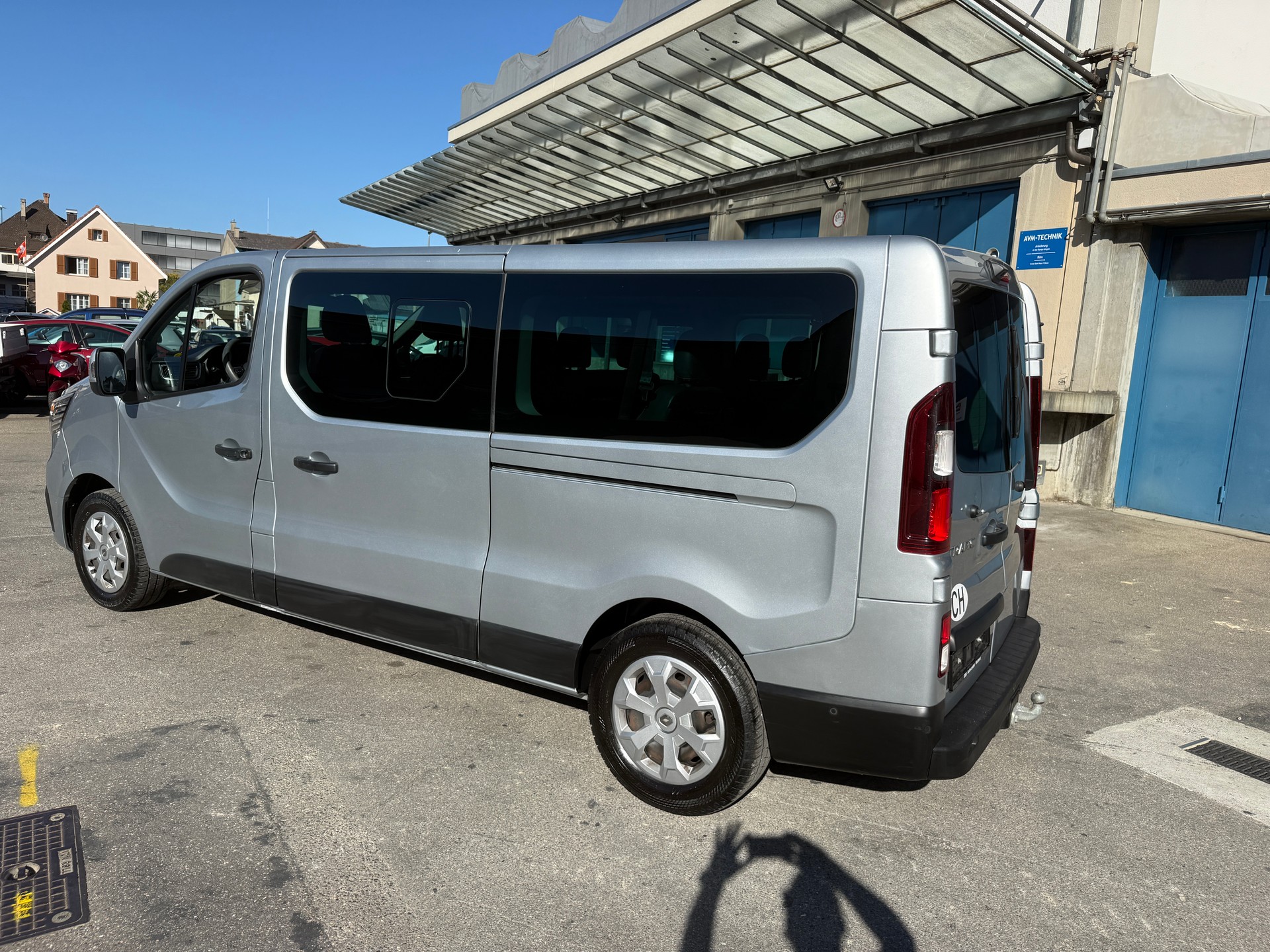 RENAULT Trafic Blue dCi 170 Passenger Techno EDC-image-3