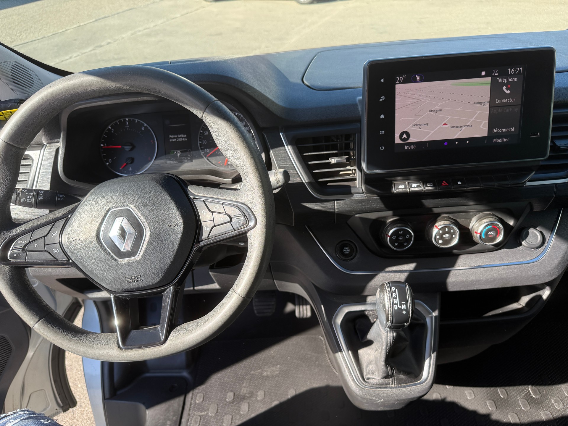 RENAULT Trafic Blue dCi 170 Passenger Techno EDC-image-9