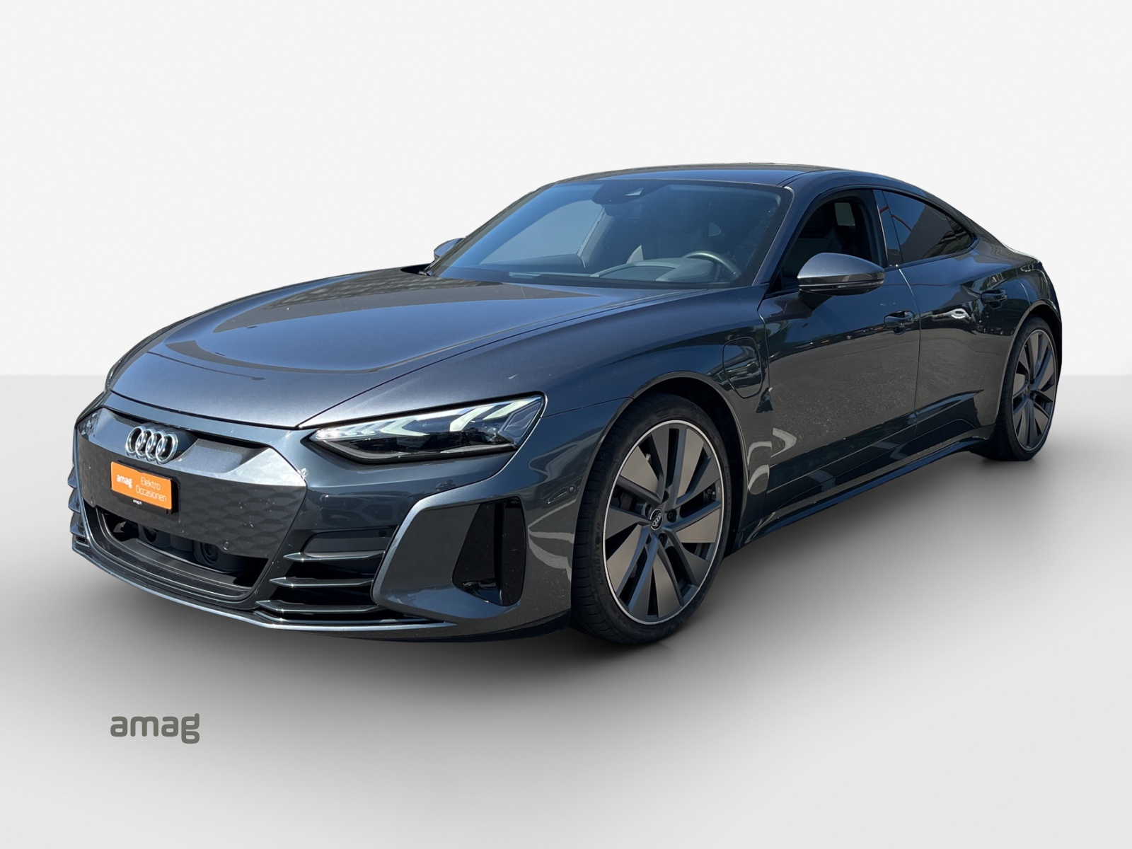 AUDI e-tron GT quattro-showroom-element-1