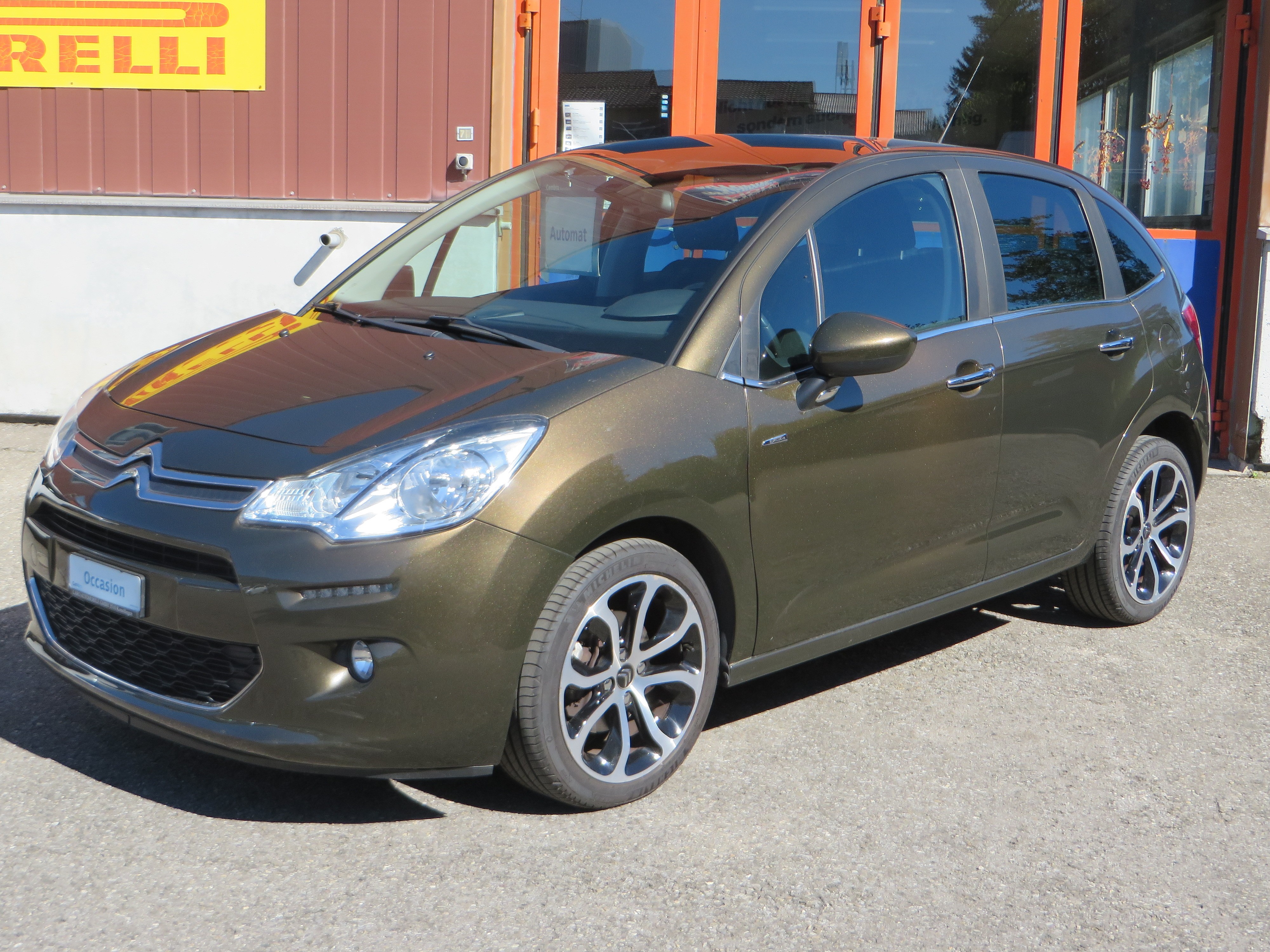 Car photo