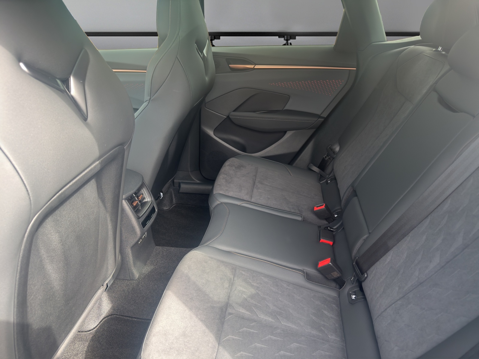 CUPRA Terramar 1.5 eTSI DSG-image-10