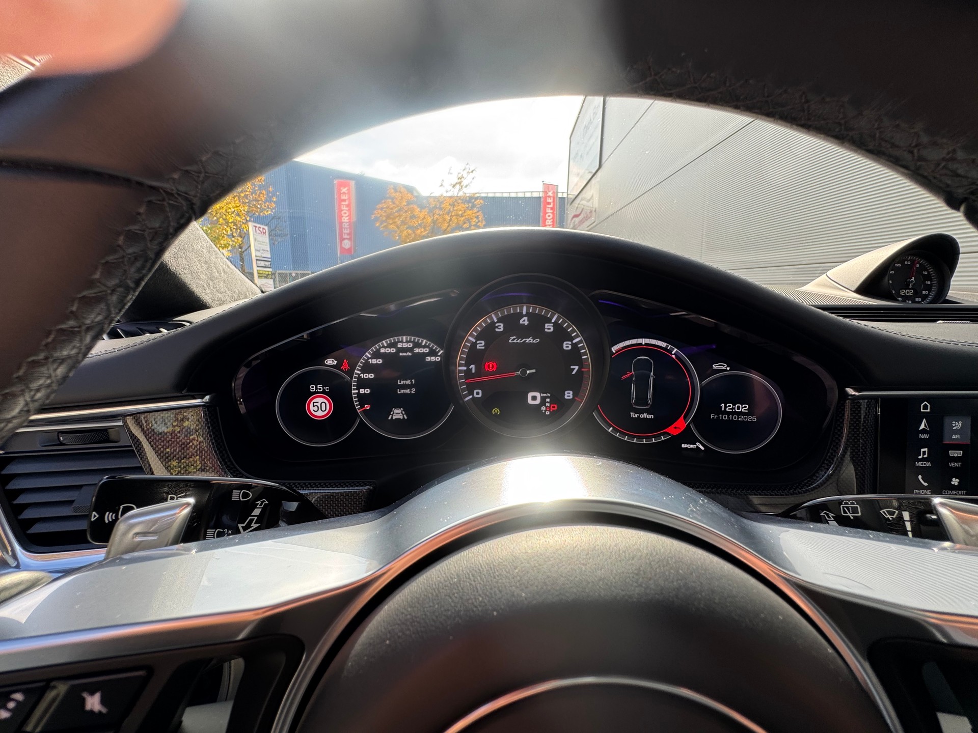 PORSCHE Panamera Turbo Sport Turismo PDK-image-23
