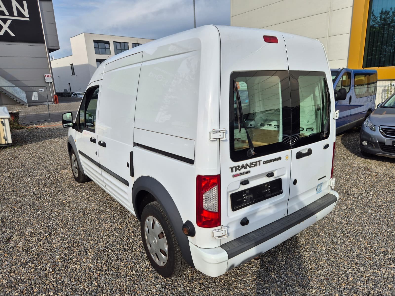 FORD Transit Connect Van T230 1.8 TDCi L Trend-image-2