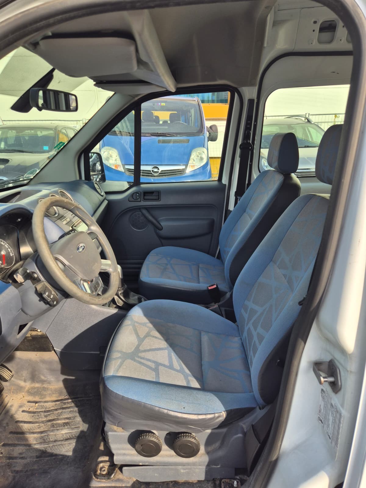 FORD Transit Connect Van T230 1.8 TDCi L Trend-image-9