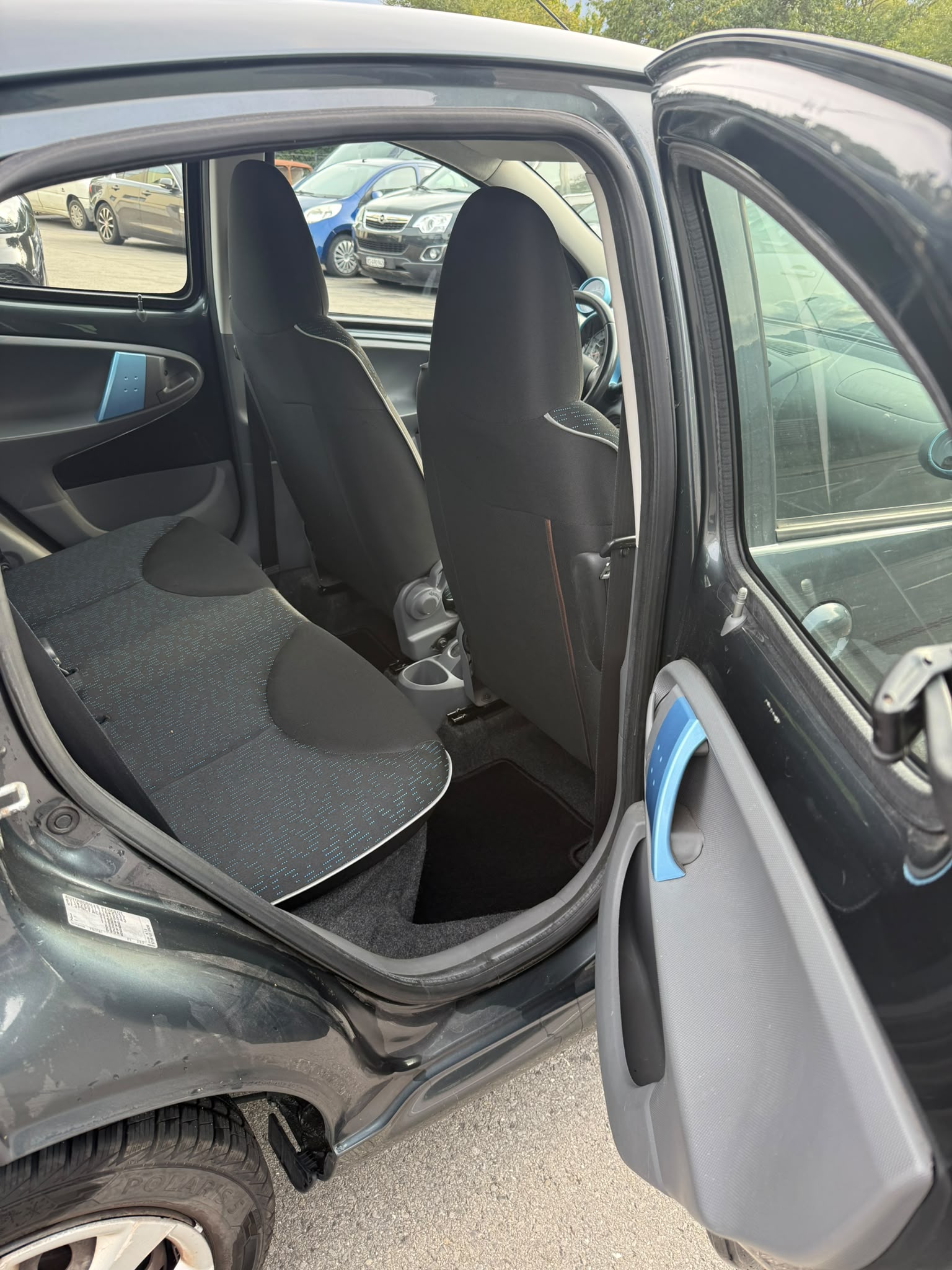 PEUGEOT 107 1.0 Swiss Edition-image-8