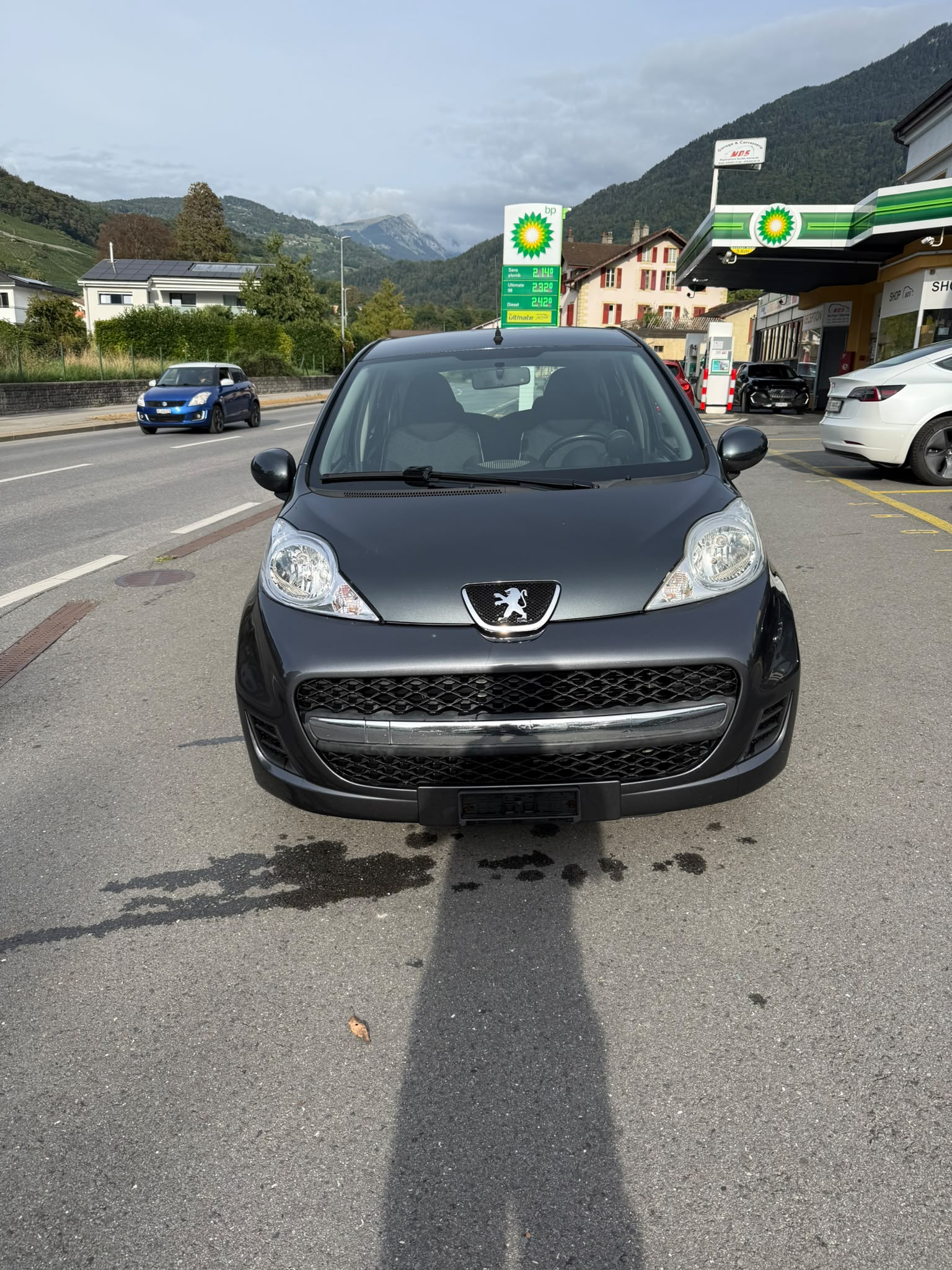 PEUGEOT 107 1.0 Swiss Edition-image-1