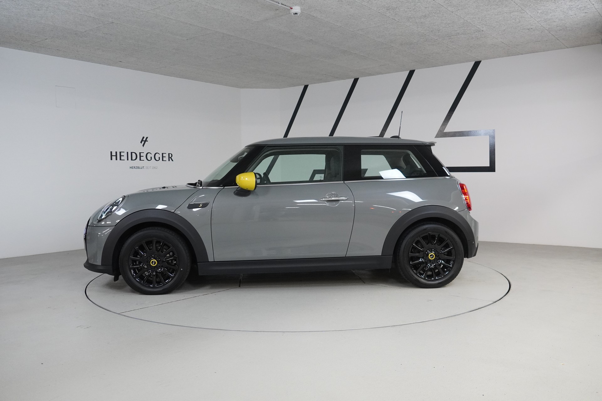 MINI Cooper SE-image-4