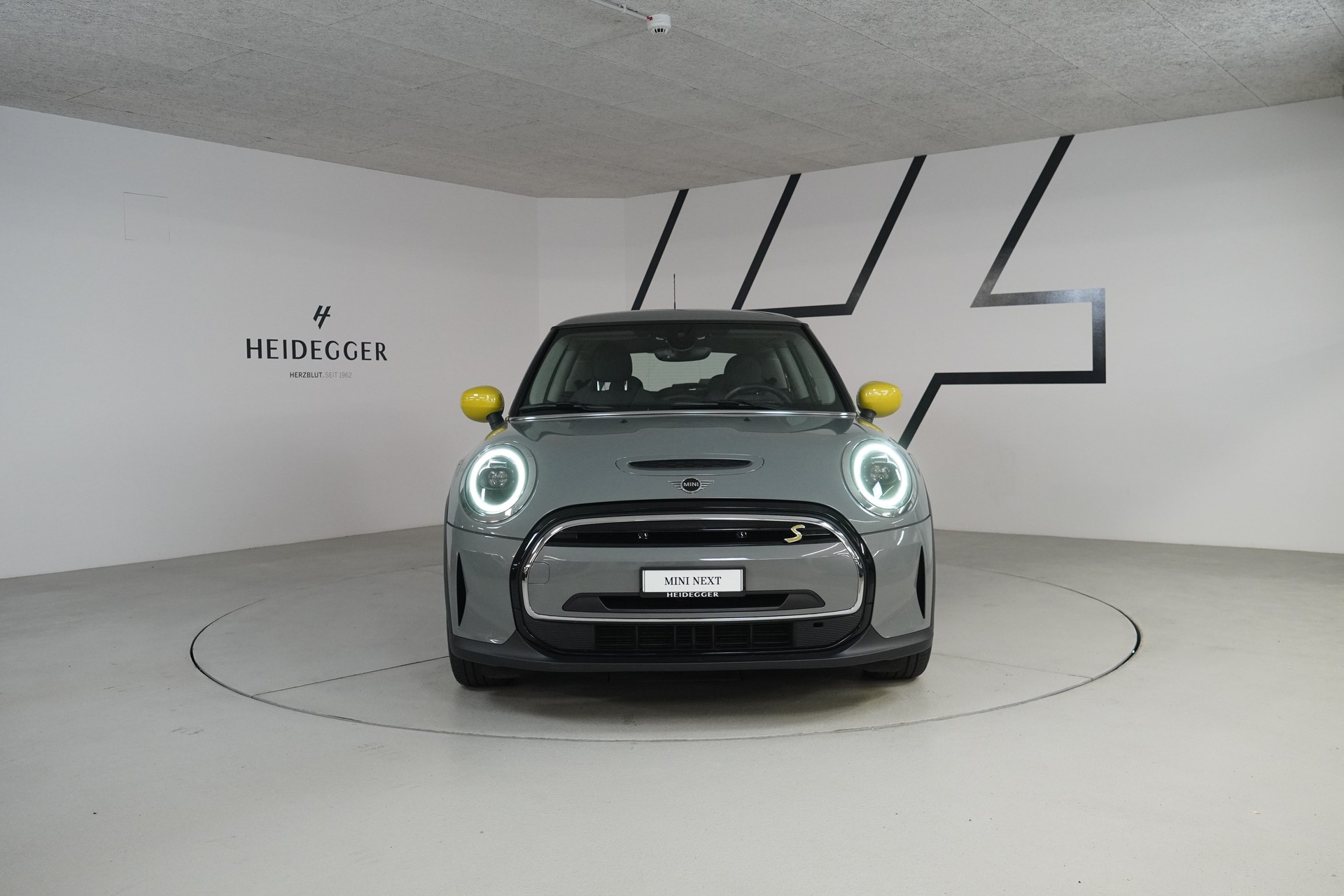MINI Cooper SE-image-2