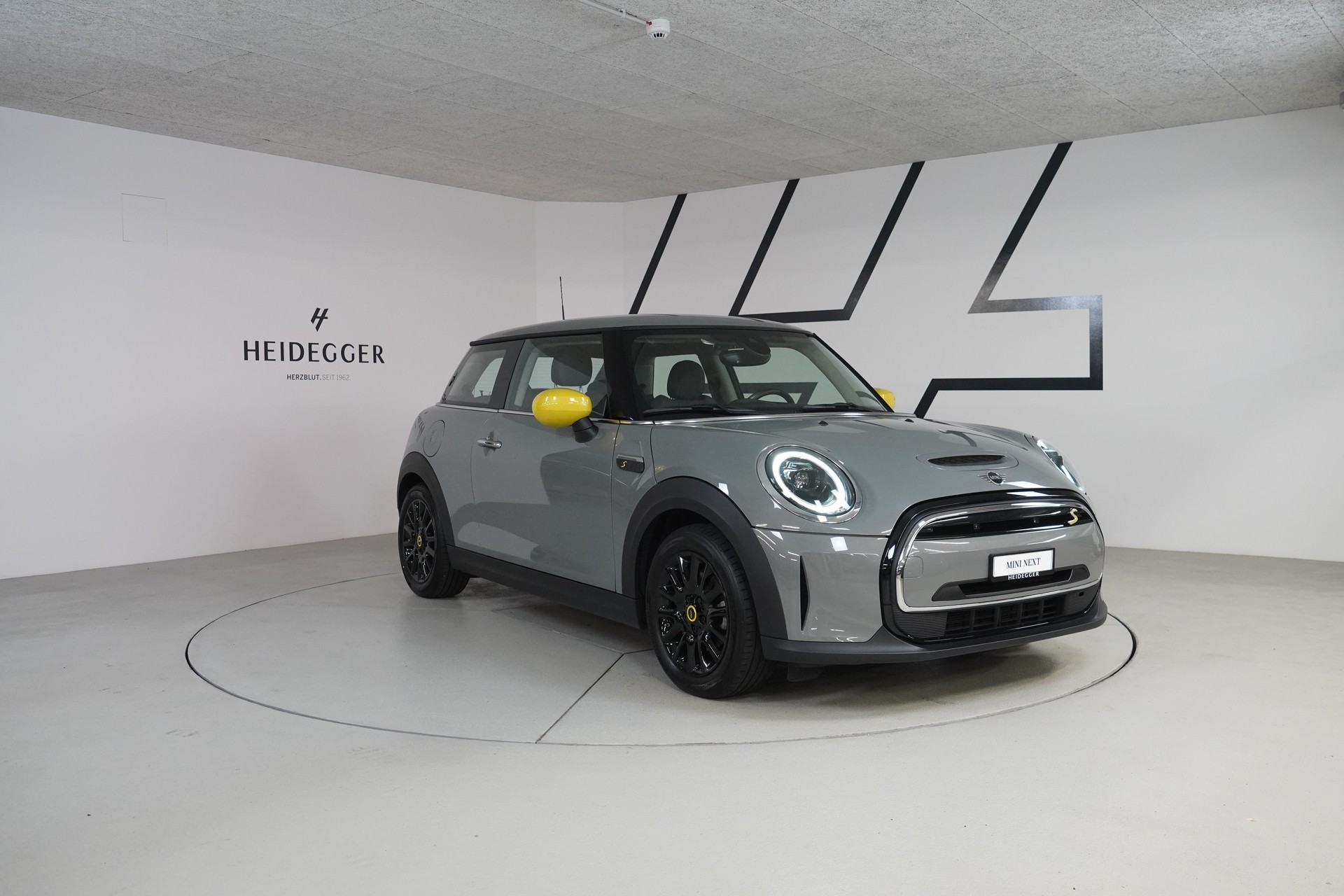 MINI Cooper SE-image-3