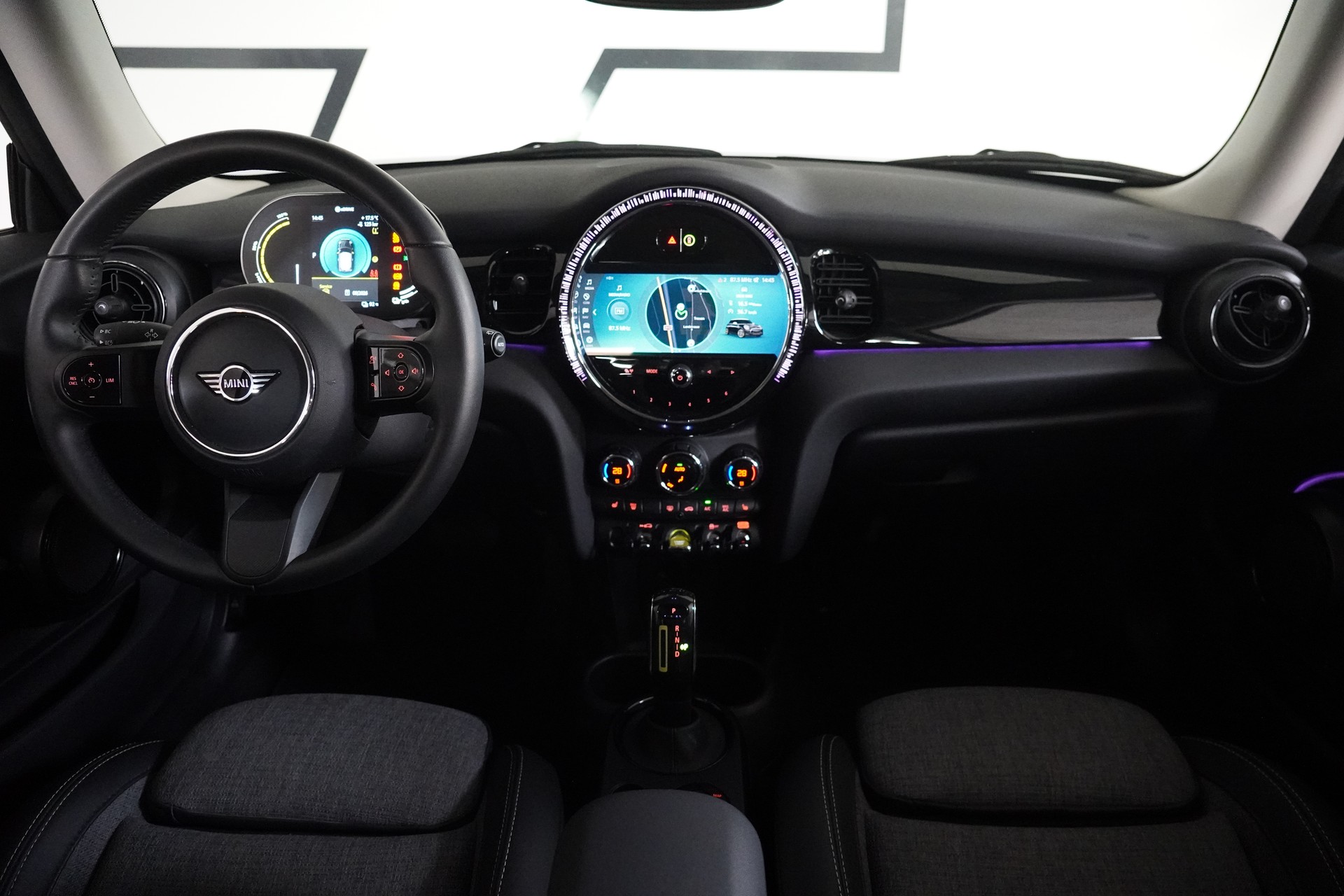 MINI Cooper SE-image-17
