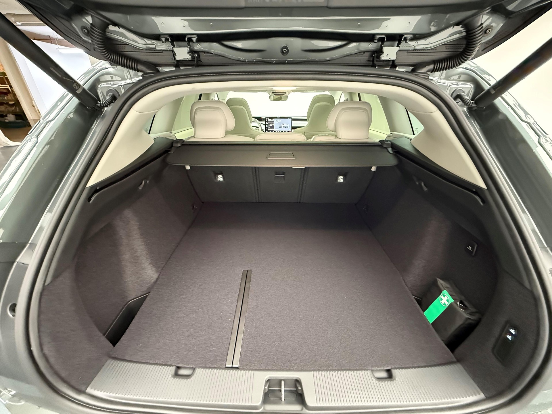 VOLVO EX60 Twin Ultra AWD-image-15