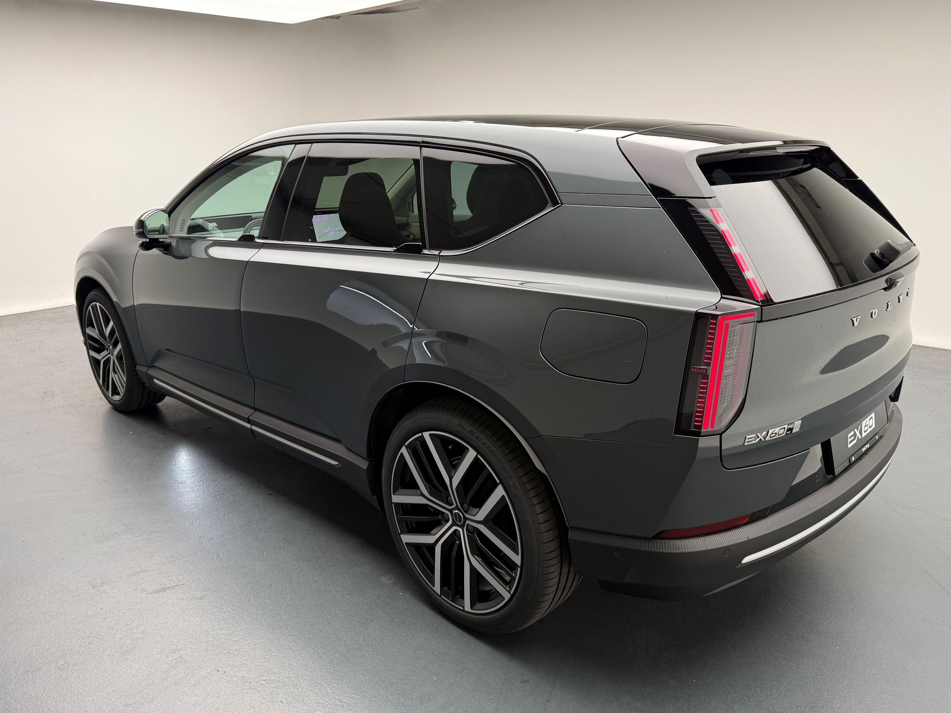 VOLVO EX60 Twin Ultra AWD-image-3