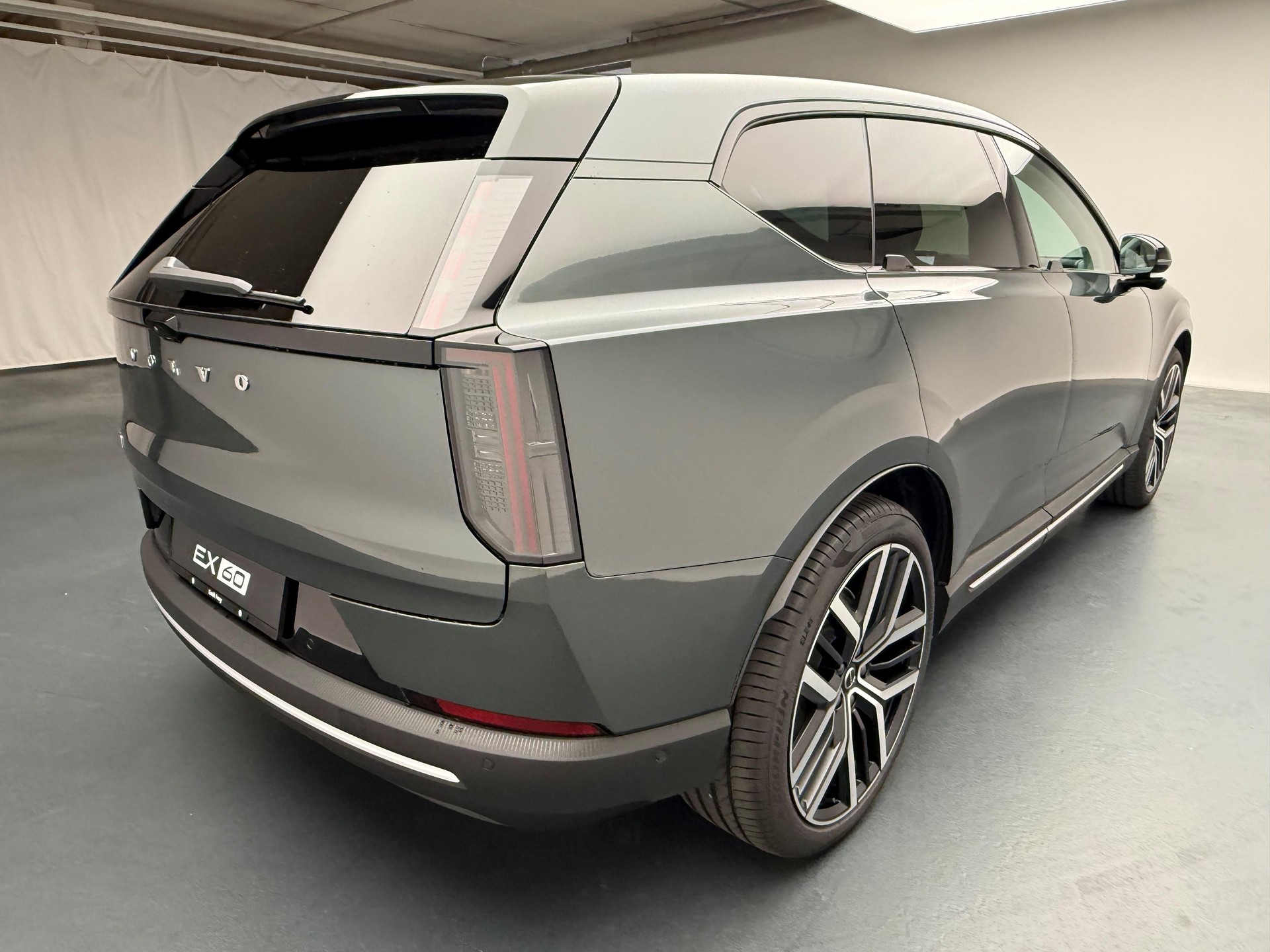 VOLVO EX60 Twin Ultra AWD-image-5