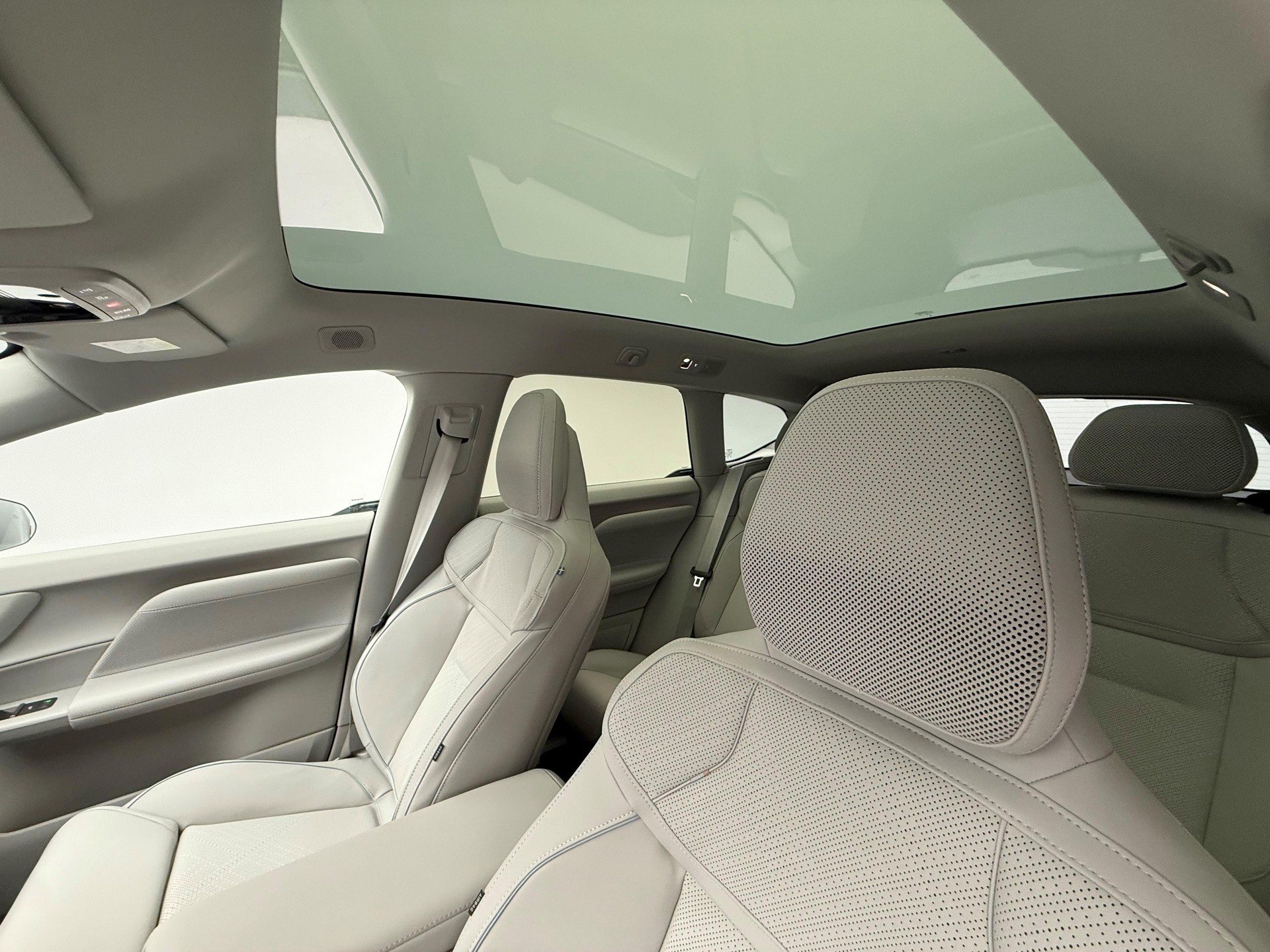 VOLVO EX60 Twin Ultra AWD-image-12