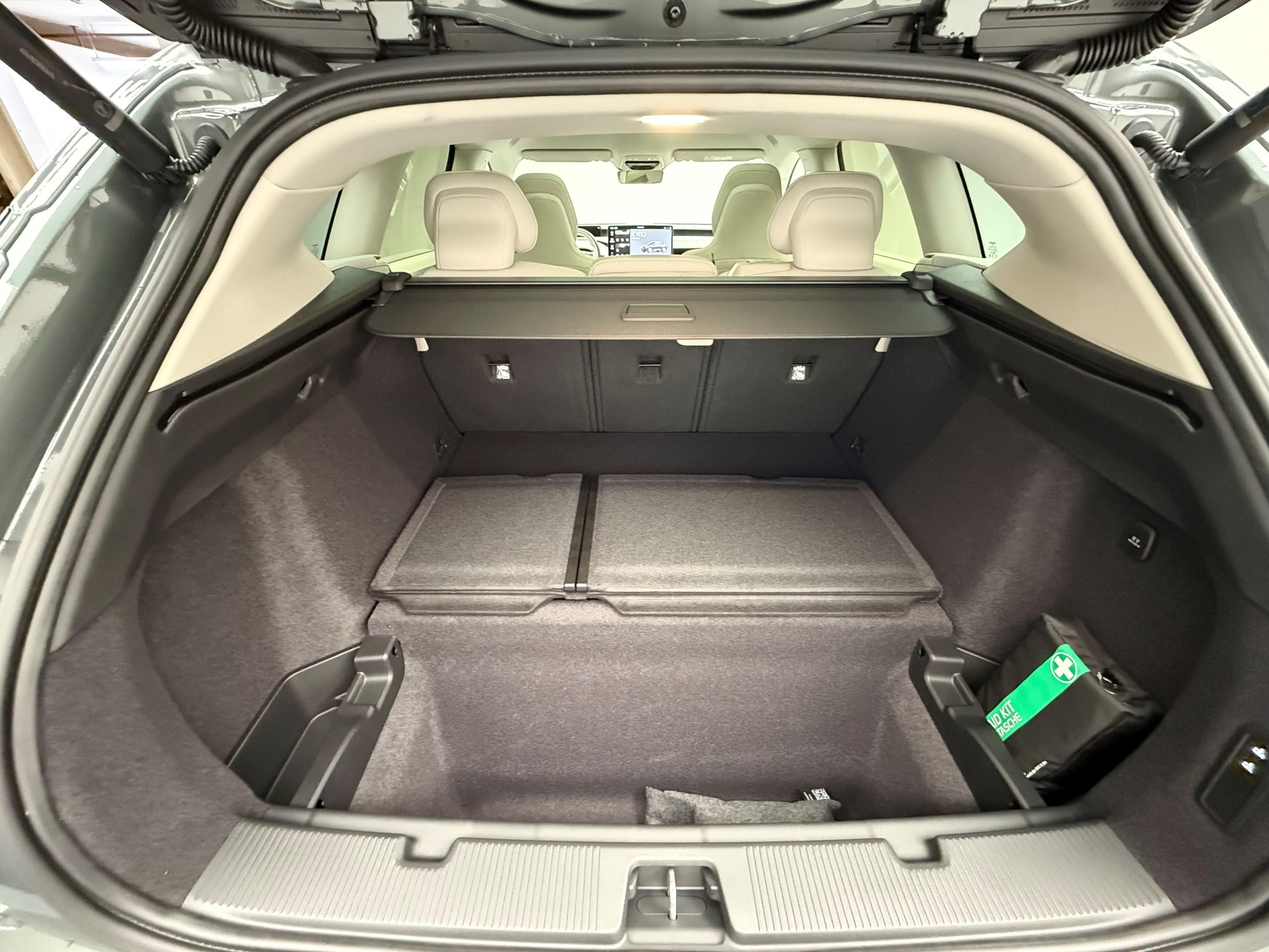 VOLVO EX60 Twin Ultra AWD-image-16