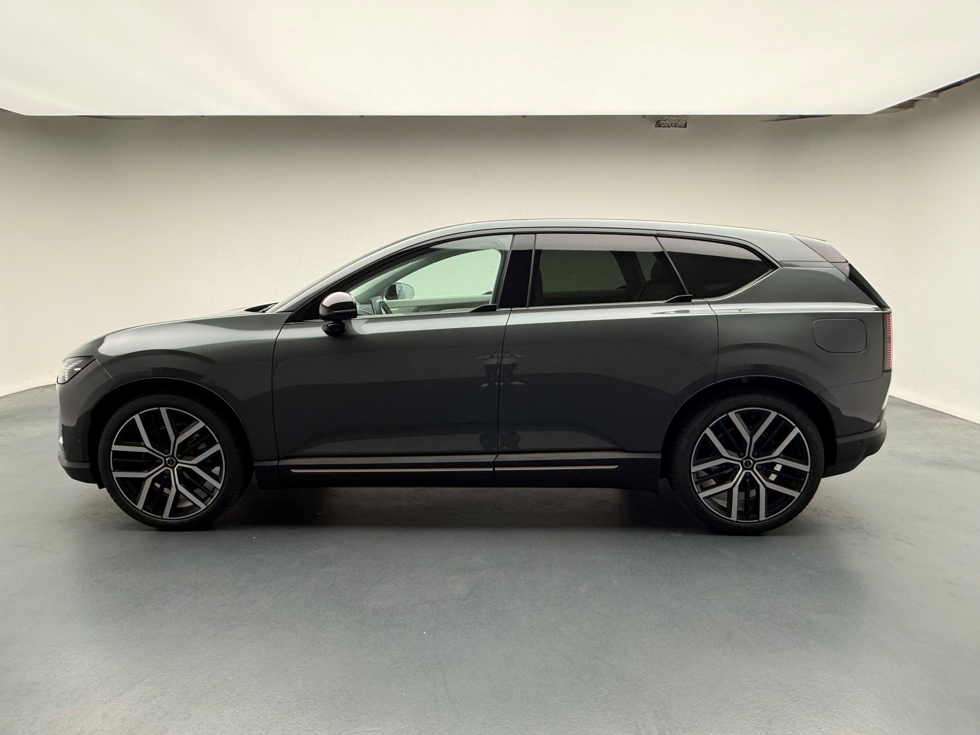 VOLVO EX60 Twin Ultra AWD-image-2
