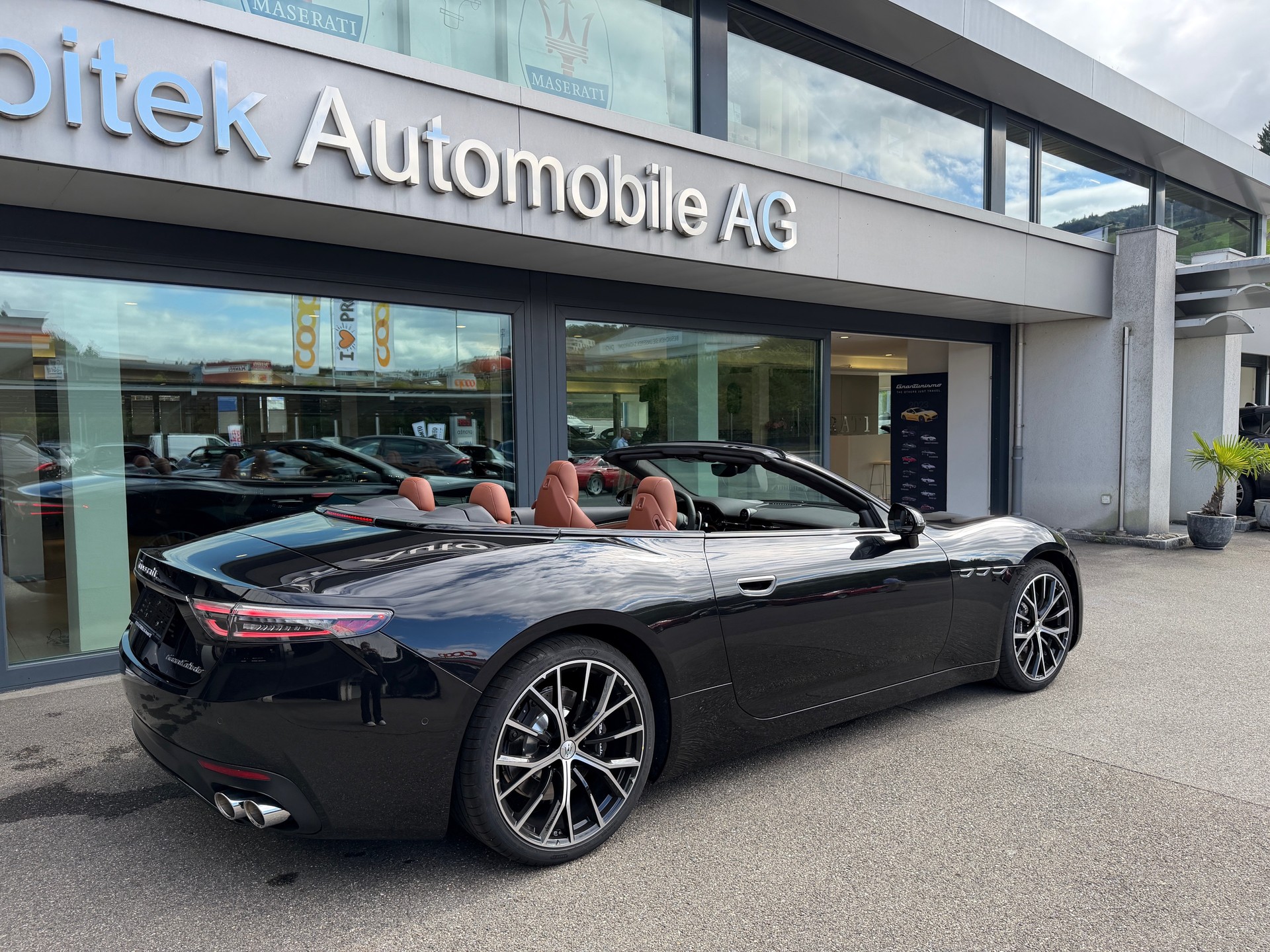 MASERATI GranCabrio Modena-image-3