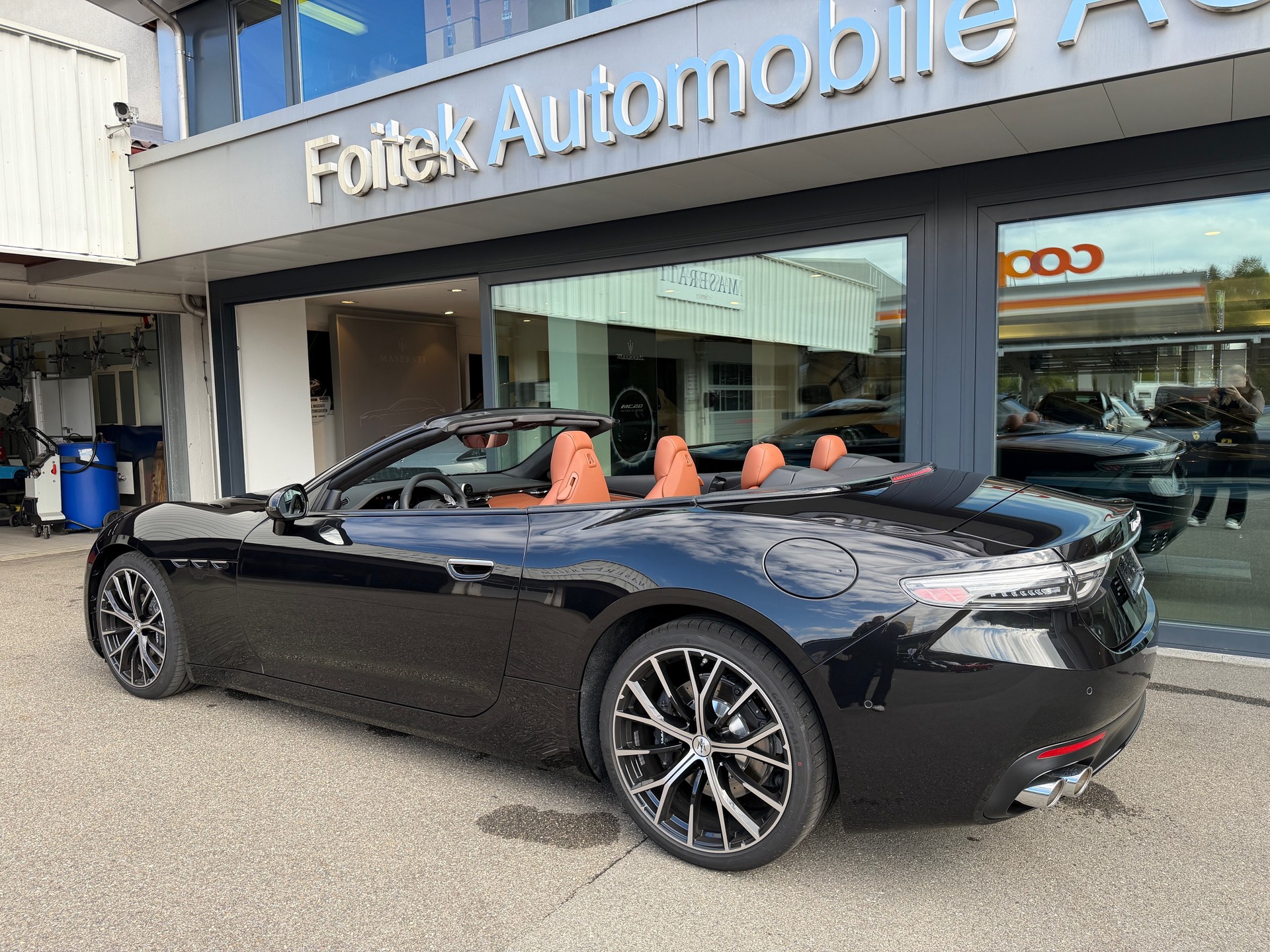 MASERATI GranCabrio Modena-image-10