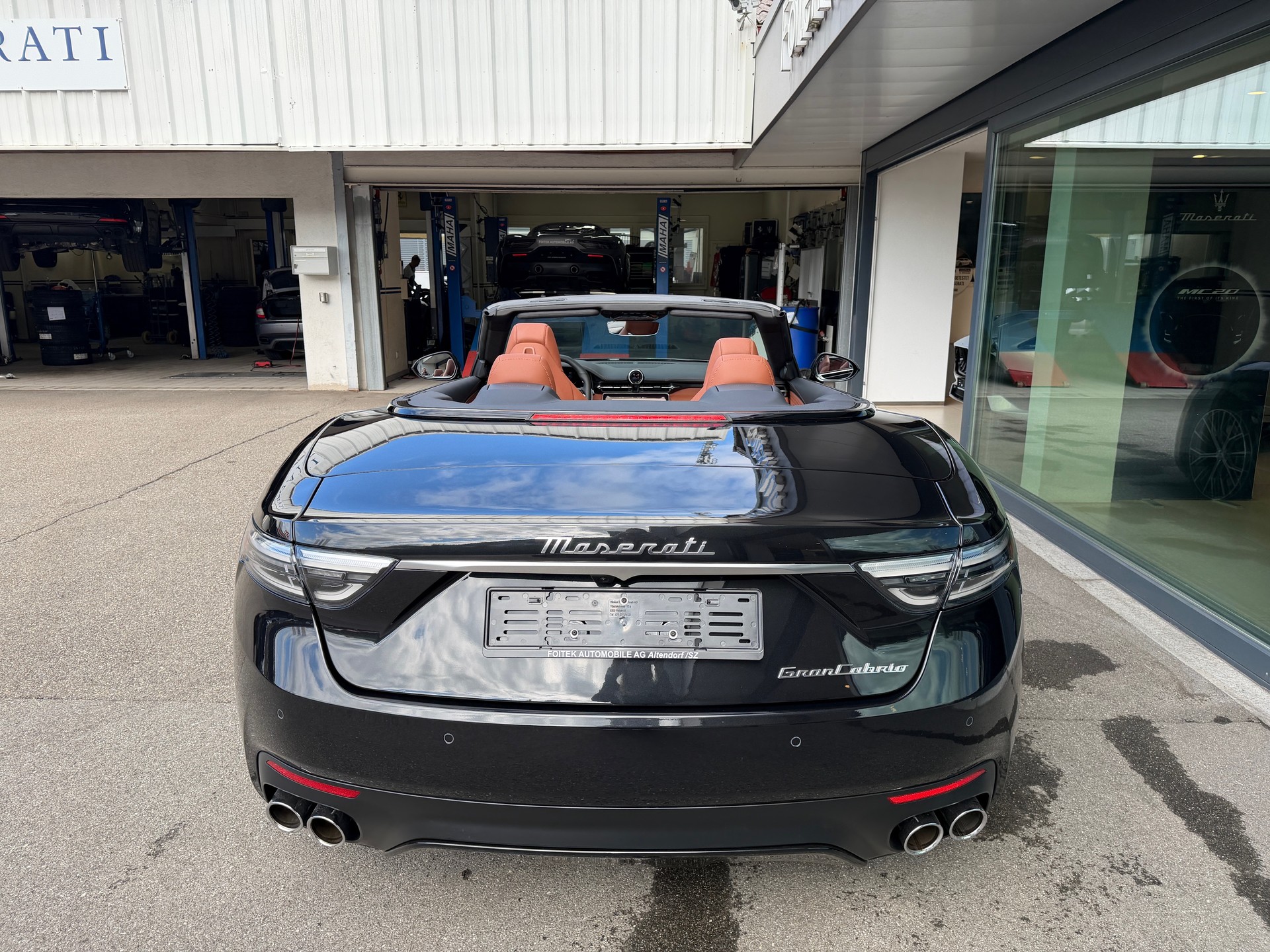MASERATI GranCabrio Modena-image-11