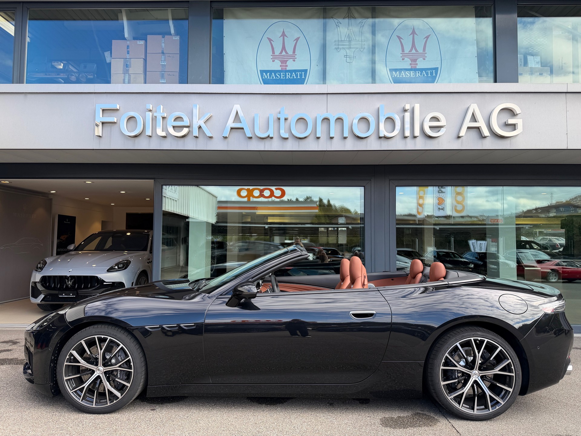 MASERATI GranCabrio Modena-image-1