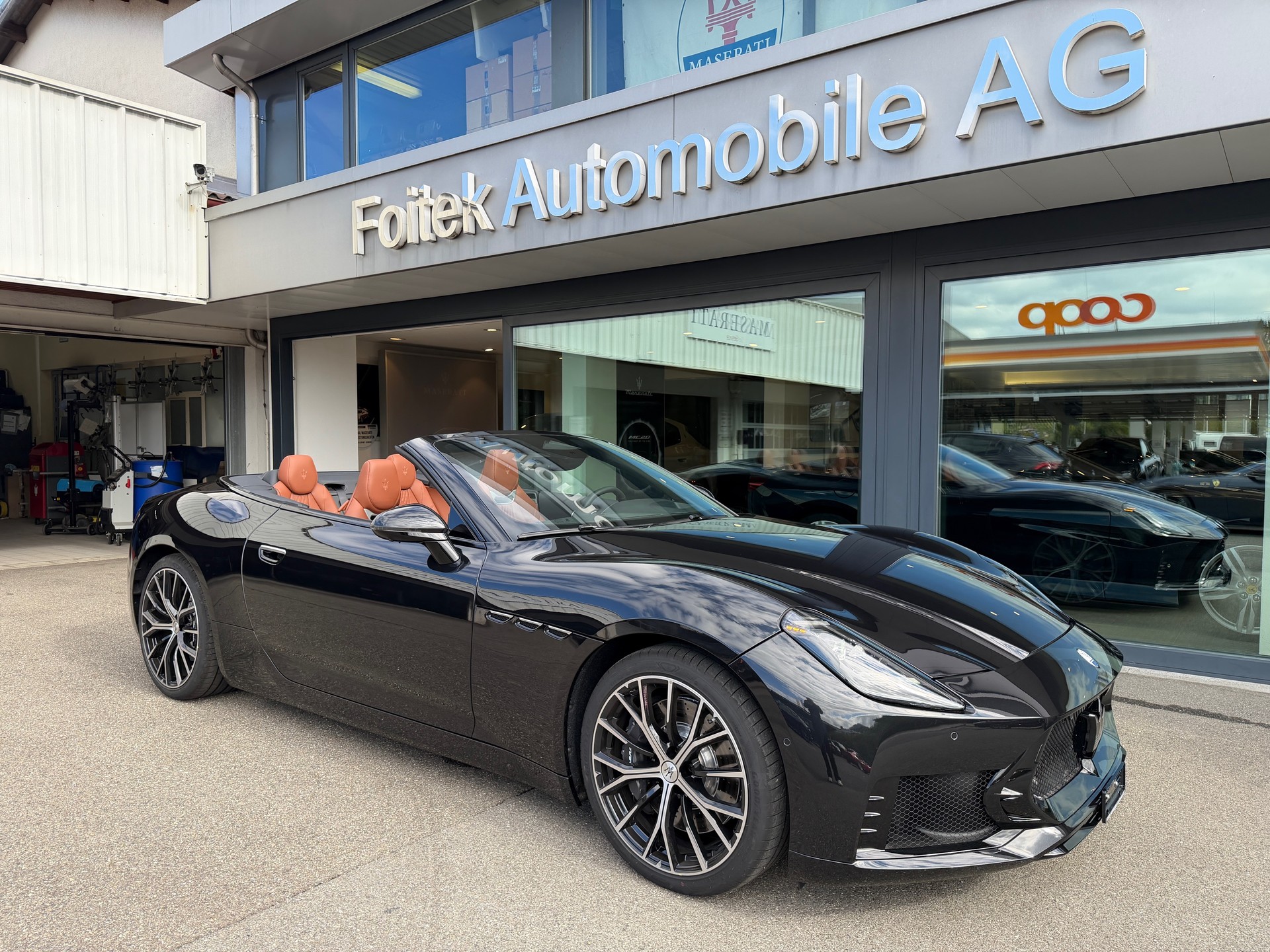 MASERATI GranCabrio Modena-image-2