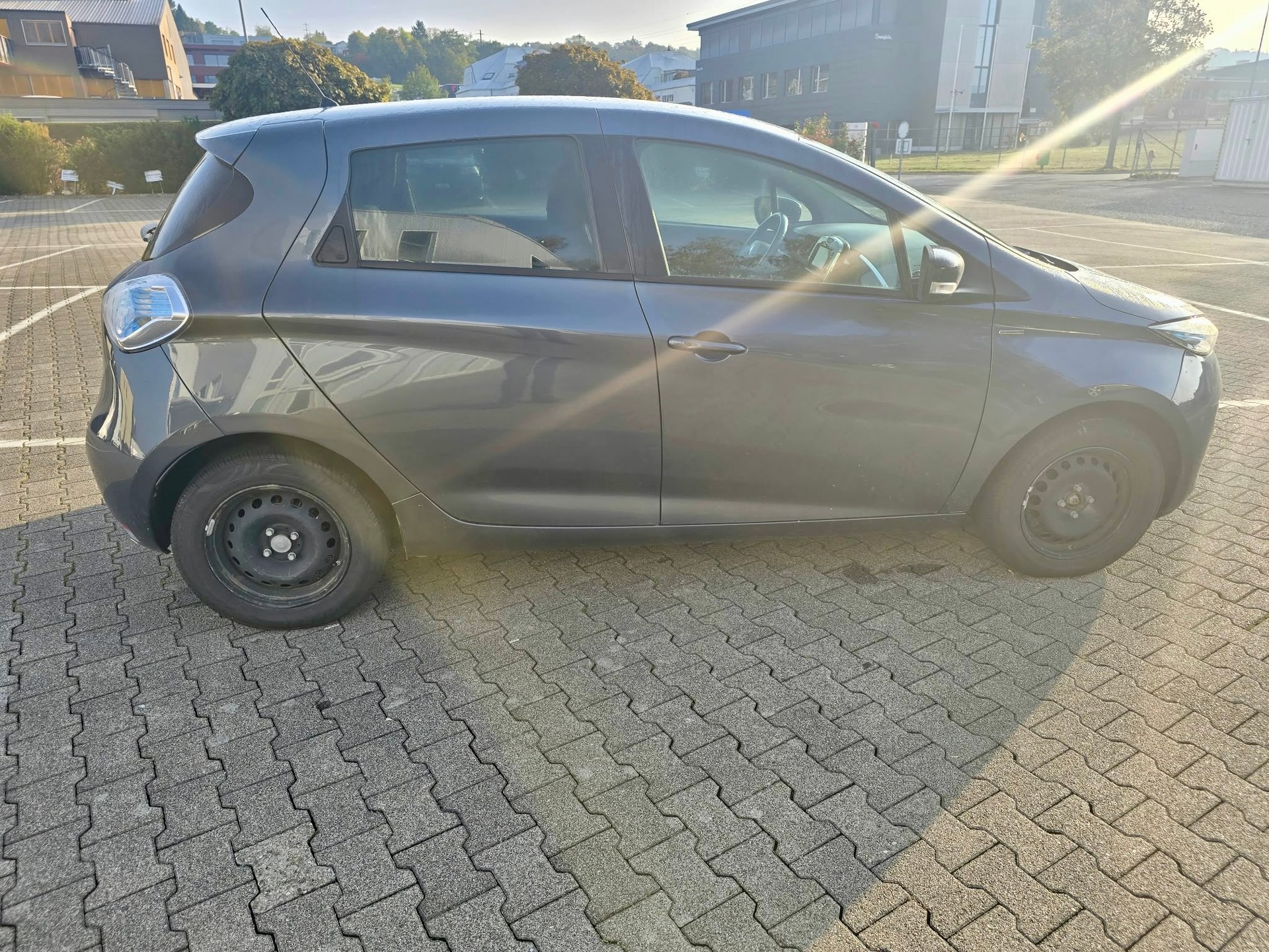 RENAULT ZOE-image-4