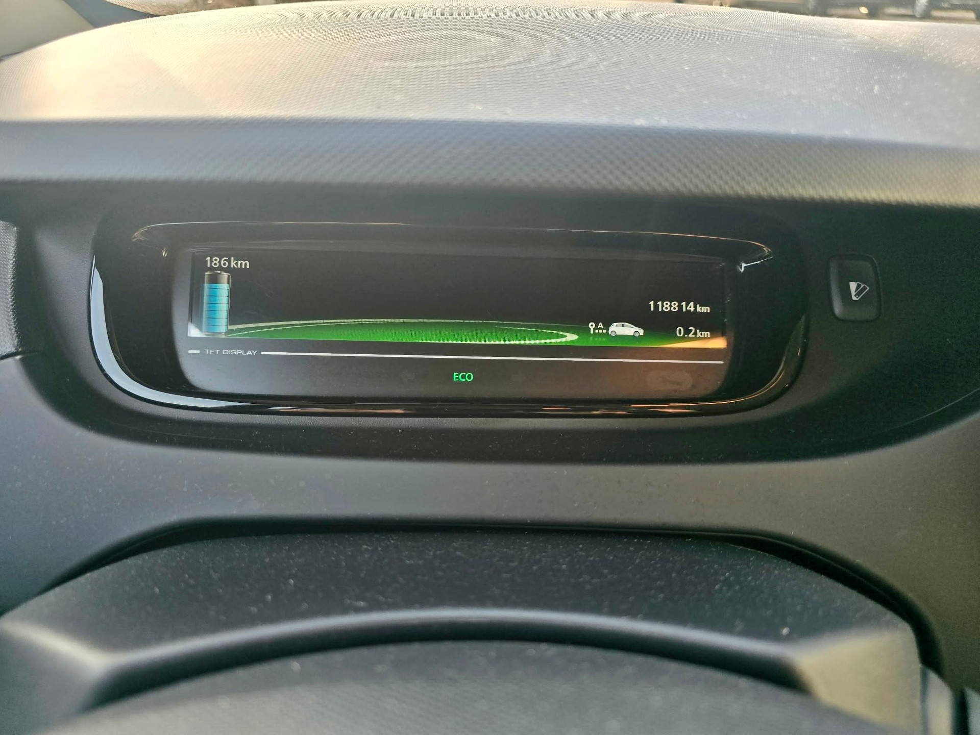 RENAULT ZOE-image-12