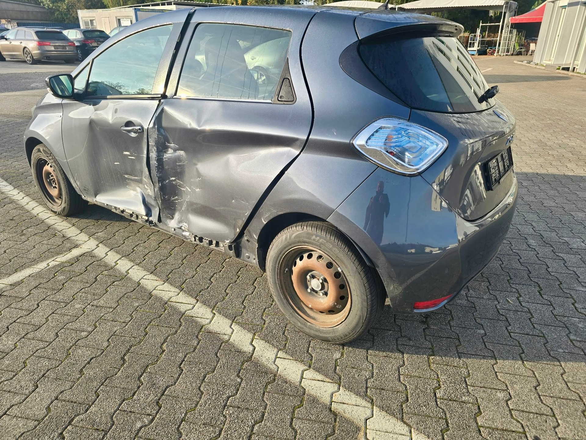 RENAULT ZOE-image-2