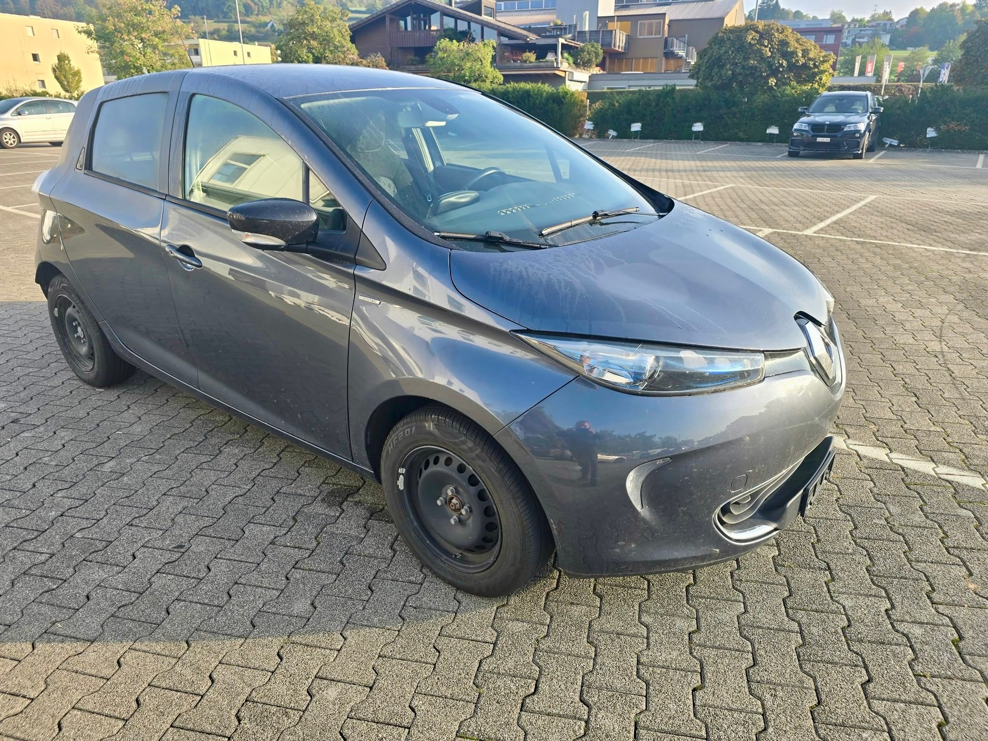 RENAULT ZOE-image-1