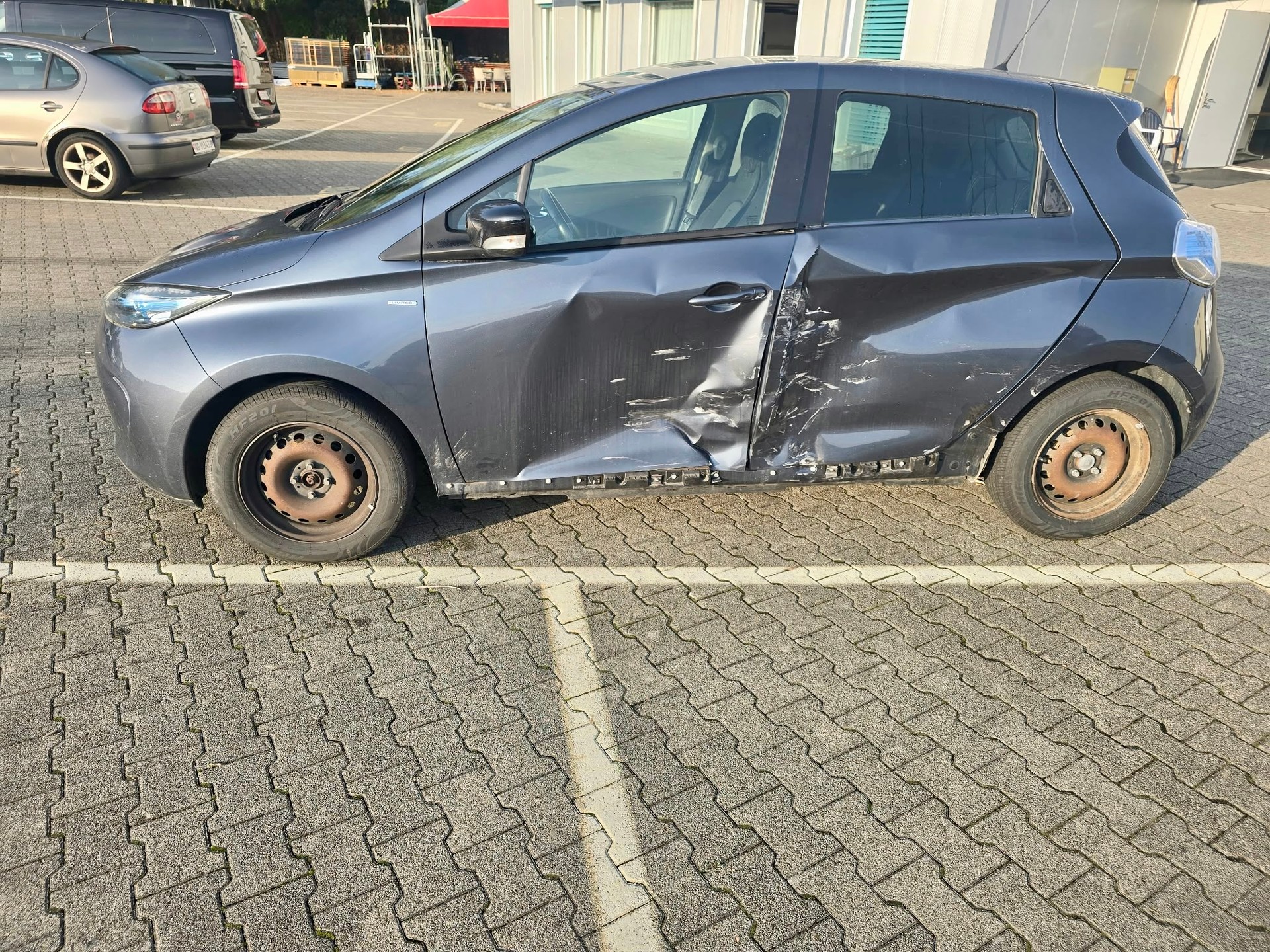 RENAULT ZOE-image-5