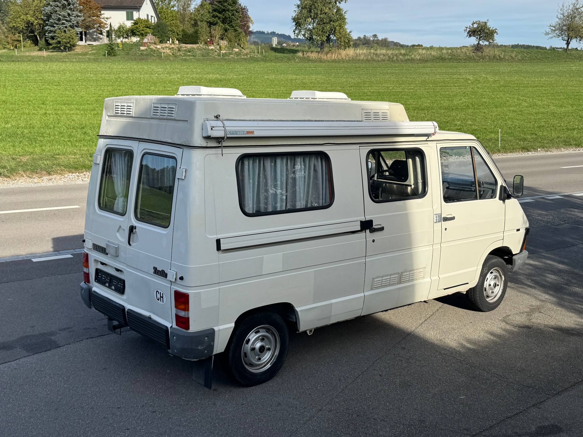 RENAULT TRAFIC-image-3