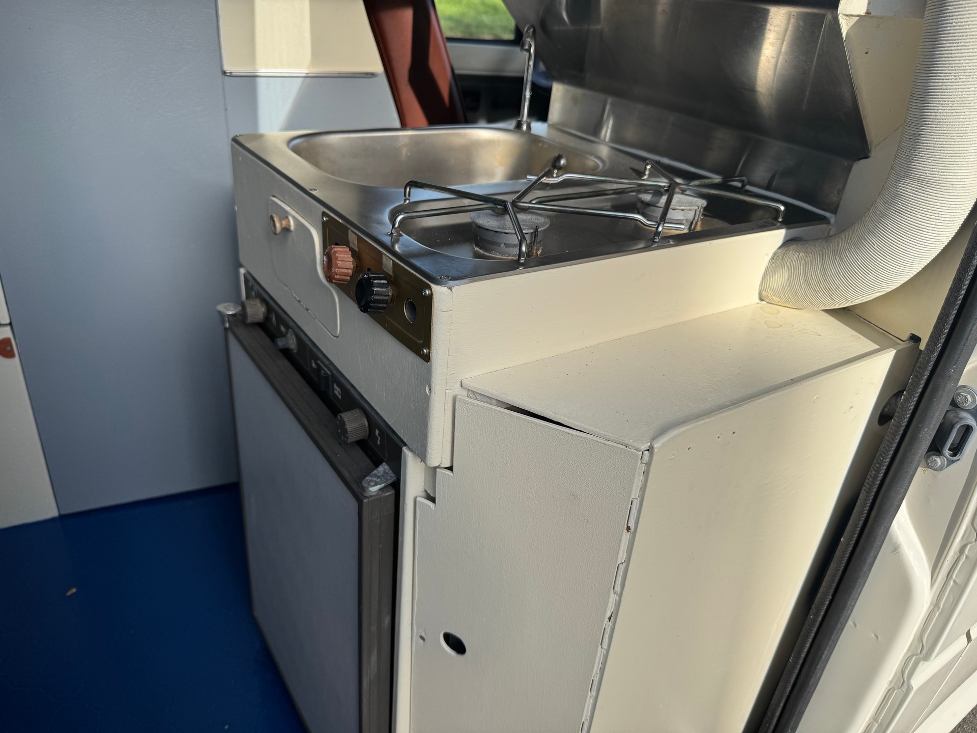 RENAULT TRAFIC-image-10