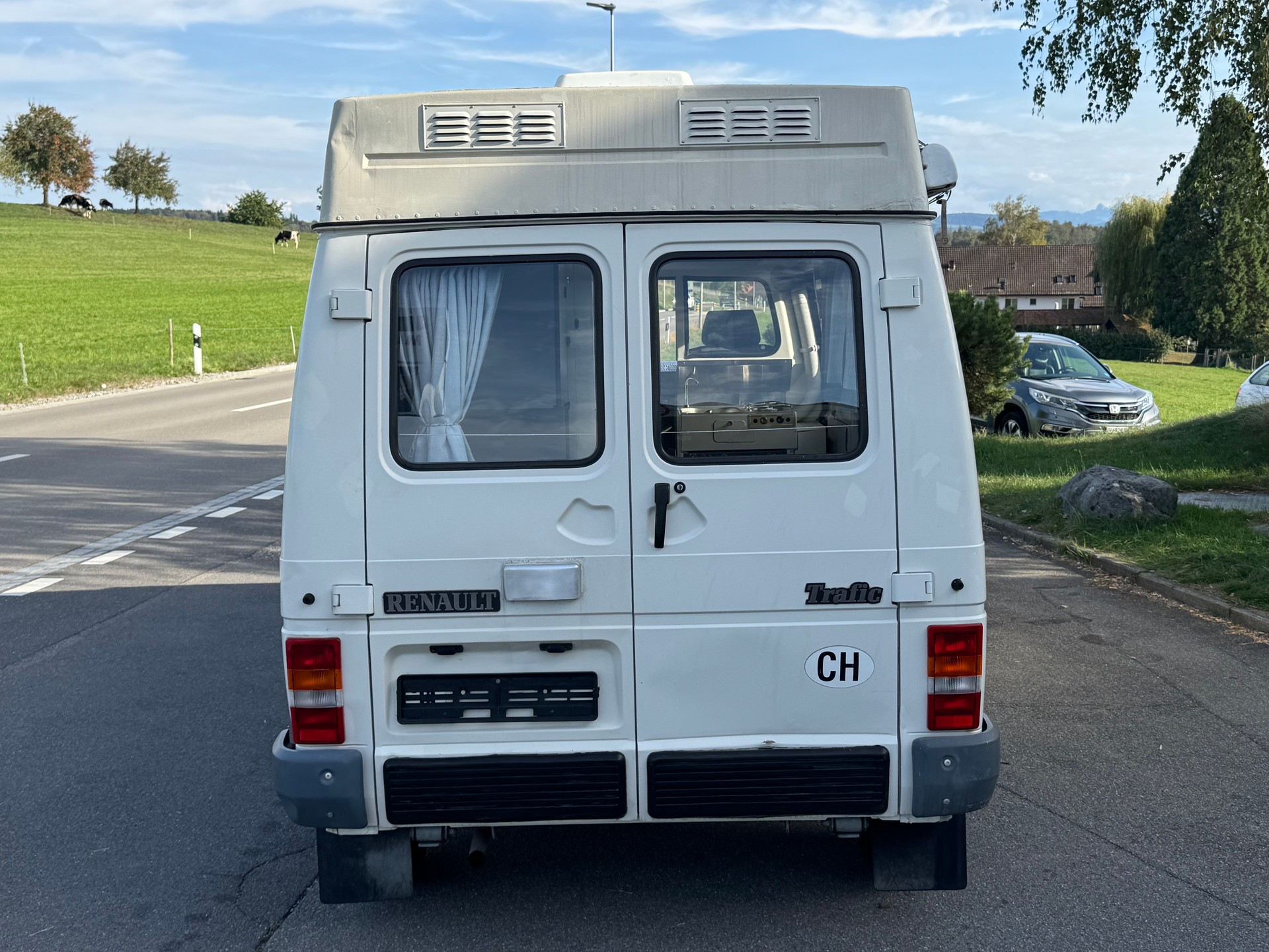 RENAULT TRAFIC-image-5
