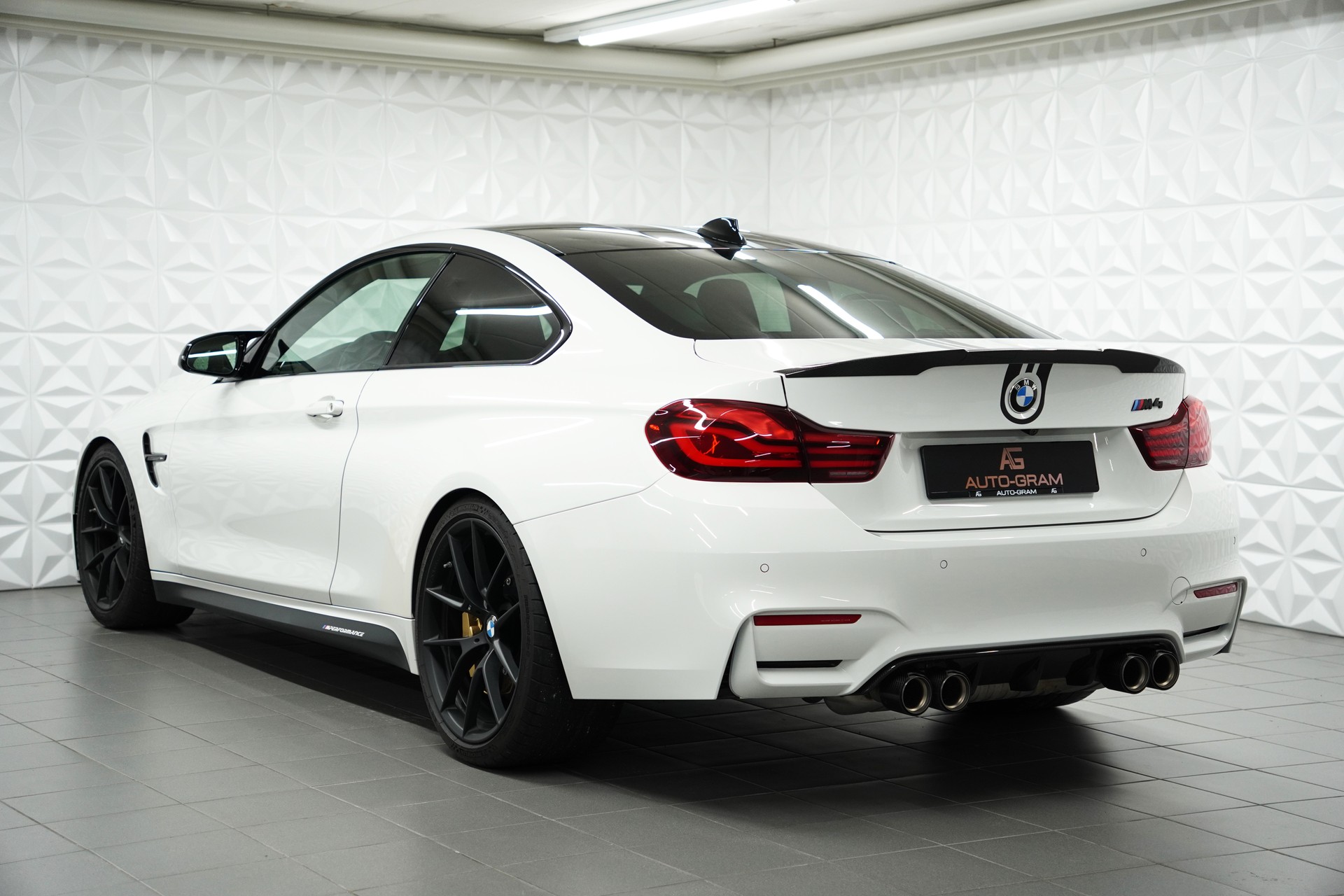BMW M4 Coupé Competition DKG-image-2
