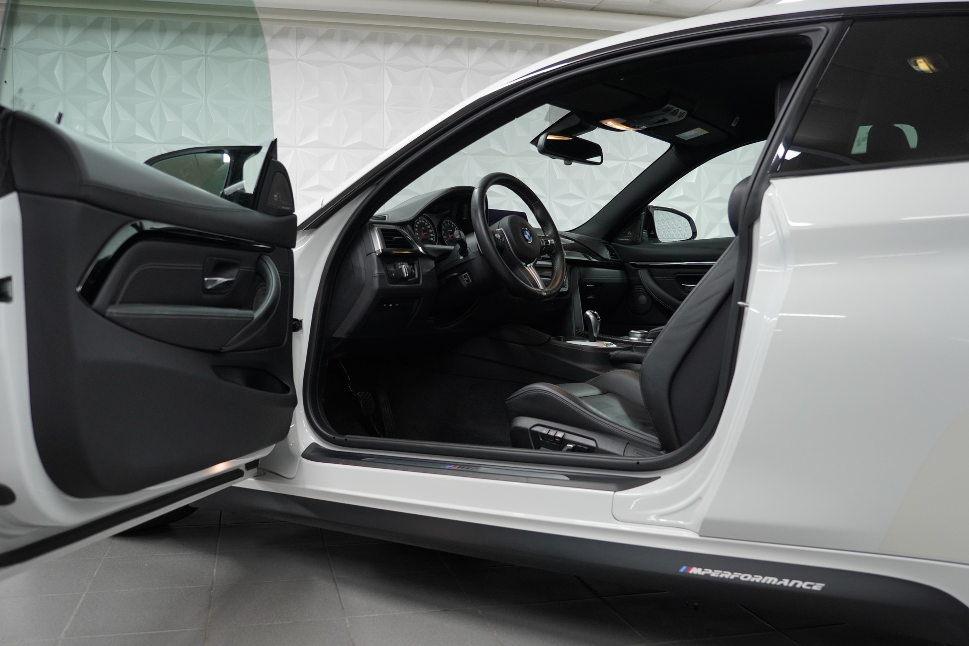 BMW M4 Coupé Competition DKG-image-26