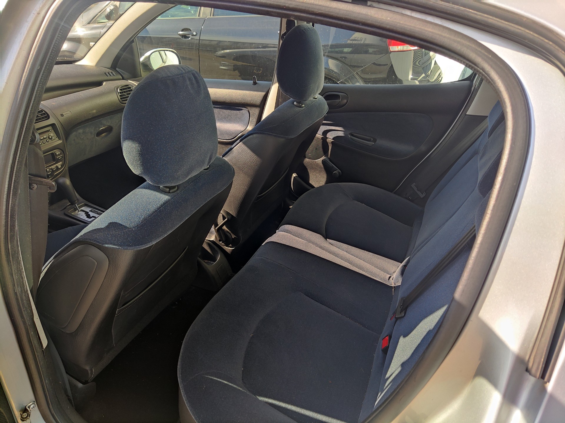 PEUGEOT 206-image-3