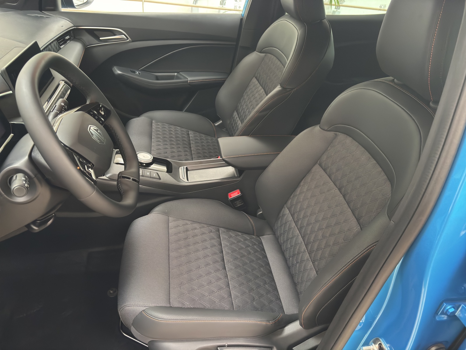MG 3 1.5 Hybrid Luxury-image-3