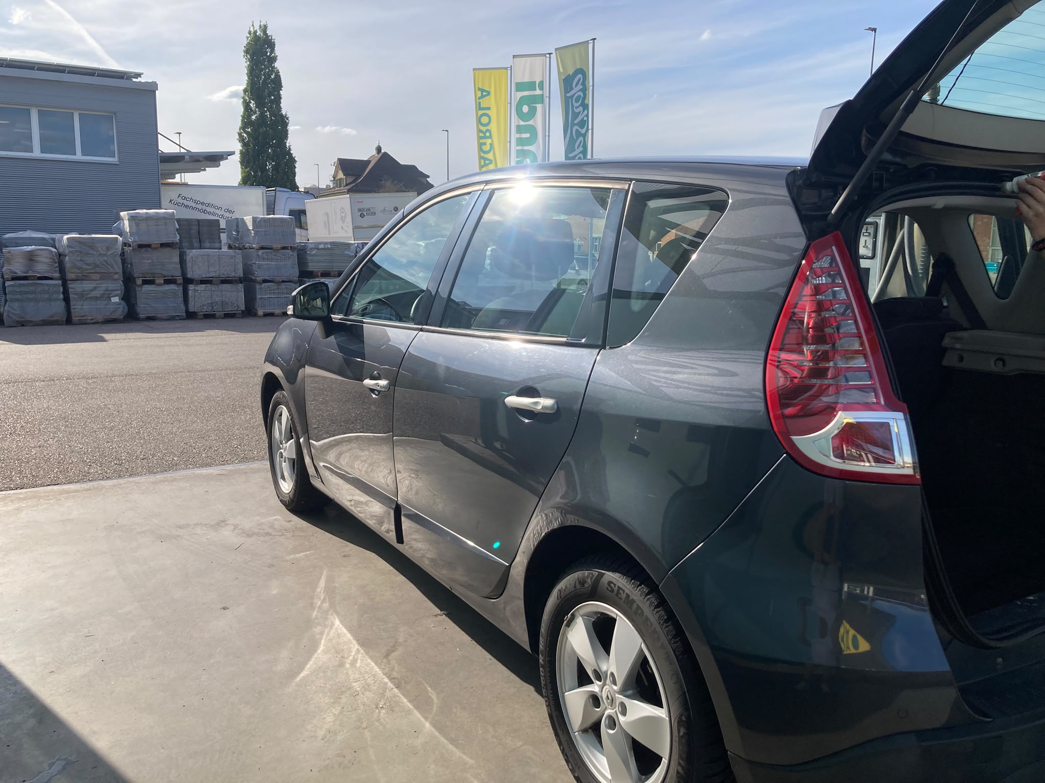 Car photo