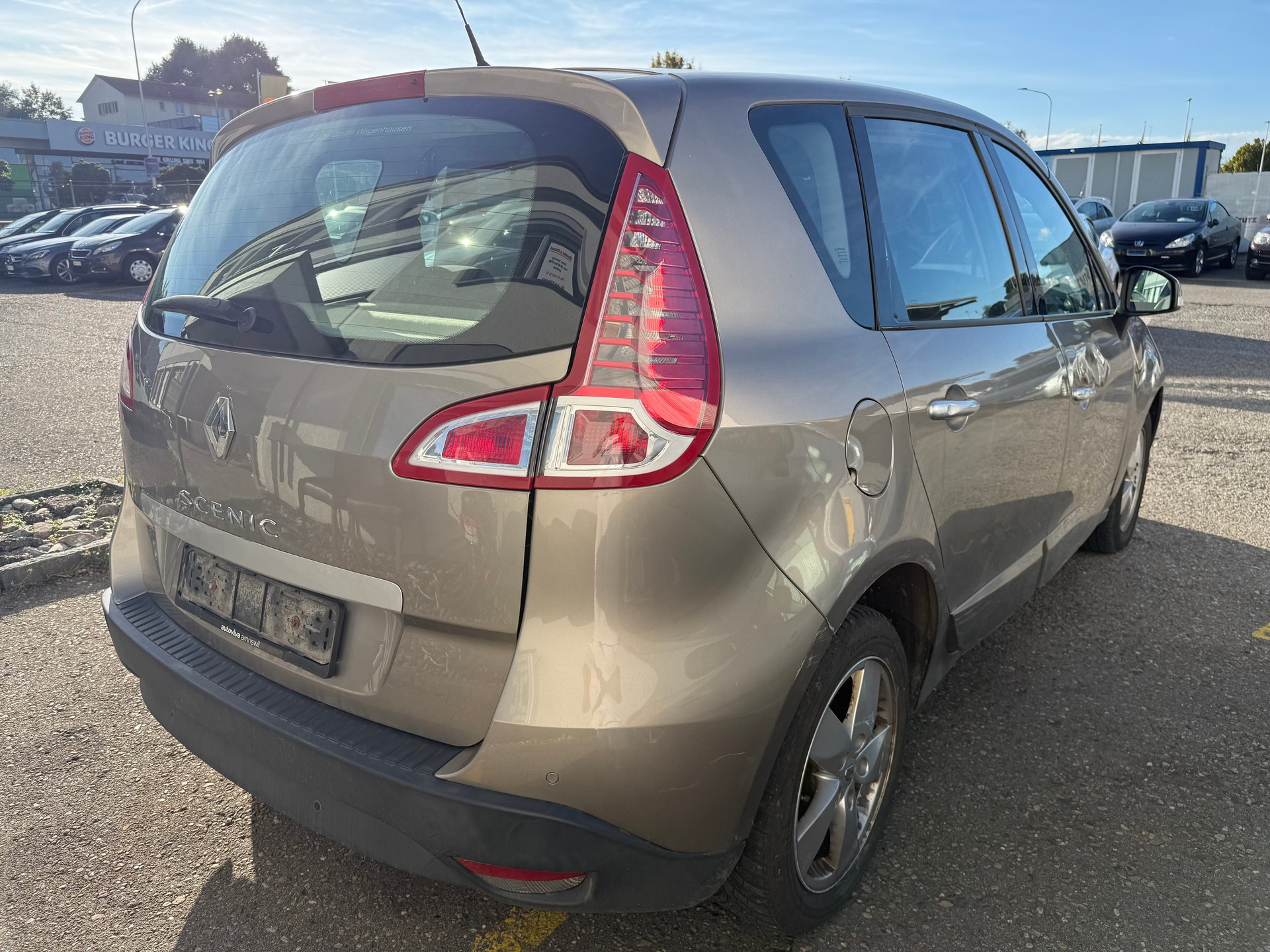RENAULT Scénic 2.0 16V Privilège X-Tronic CVT-image-13