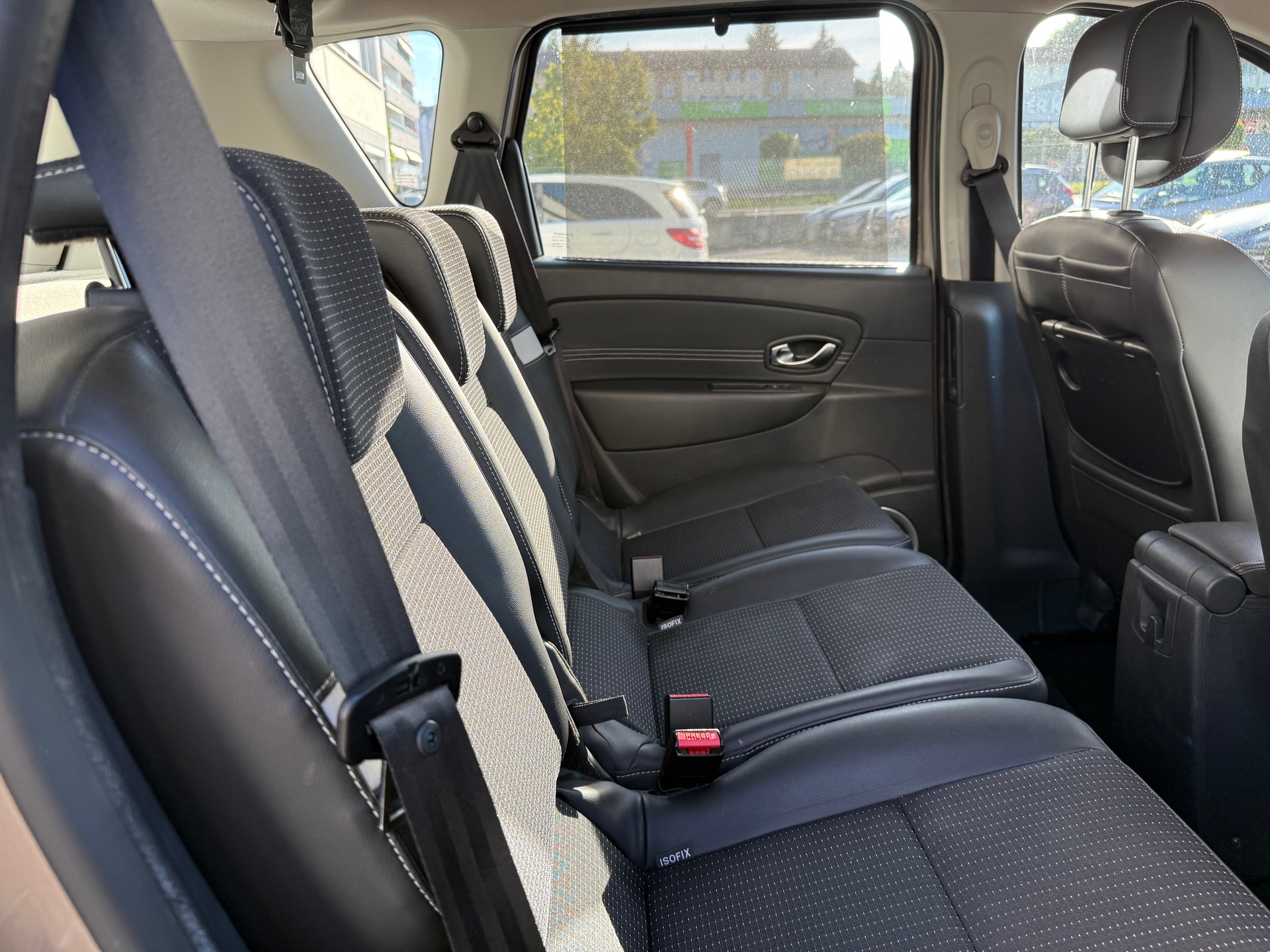 RENAULT Scénic 2.0 16V Privilège X-Tronic CVT-image-11