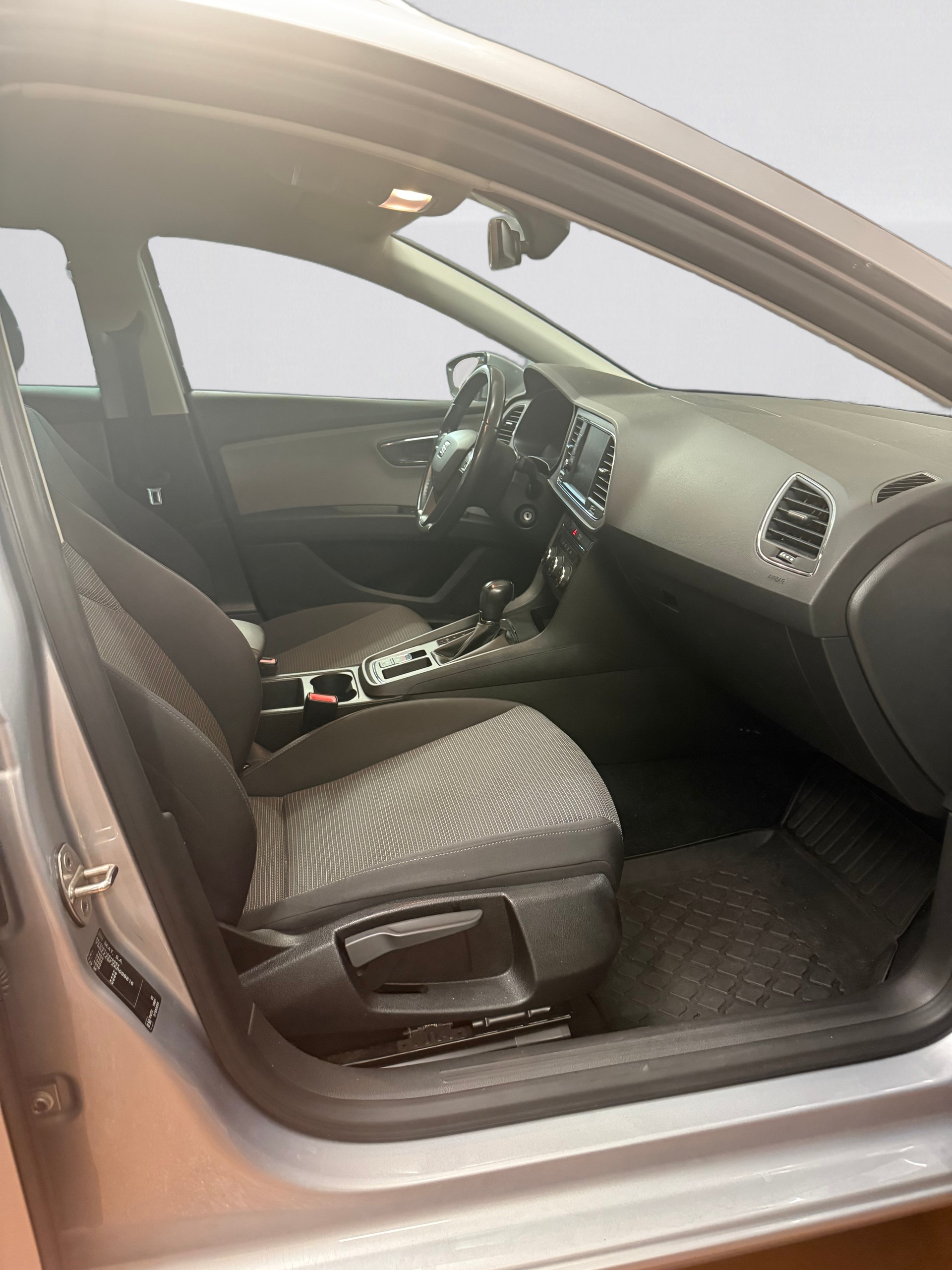 SEAT Leon ST 1.6 TDI CR Style DSG-image-10